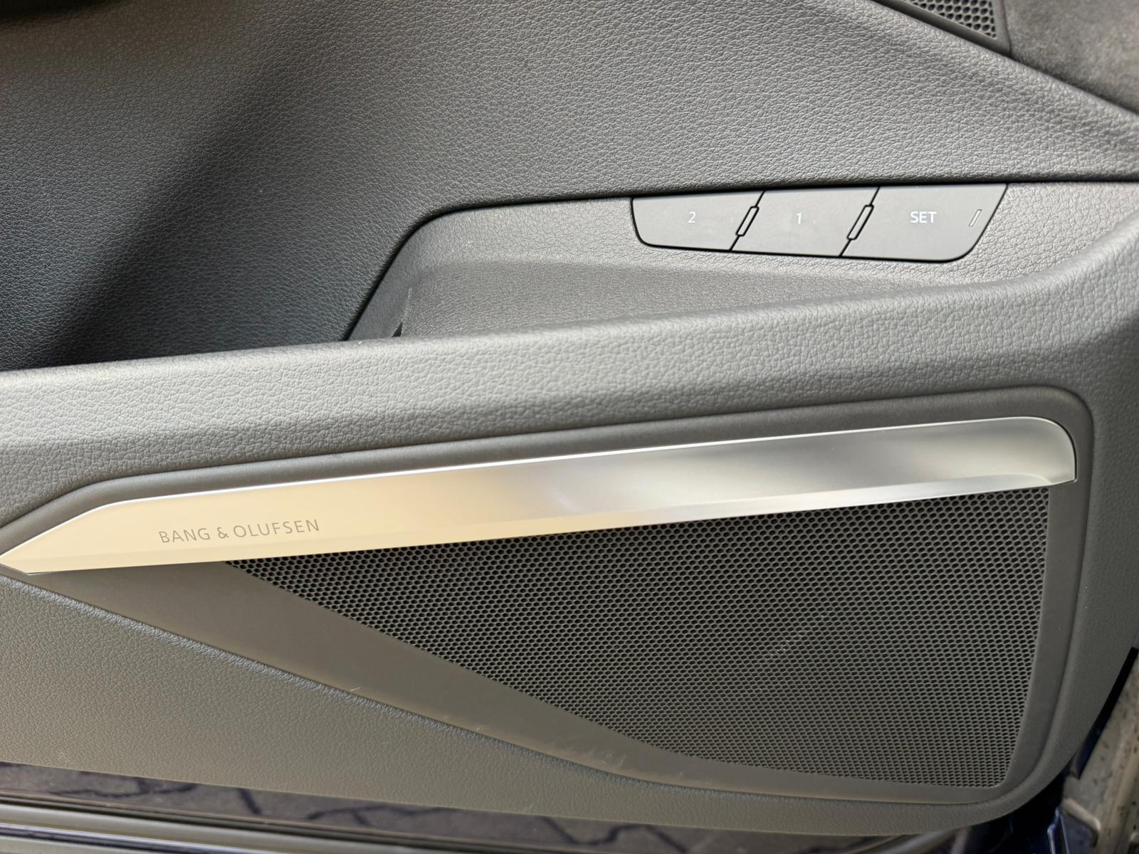 AUDI e-tron S Sportback quattro-image-10