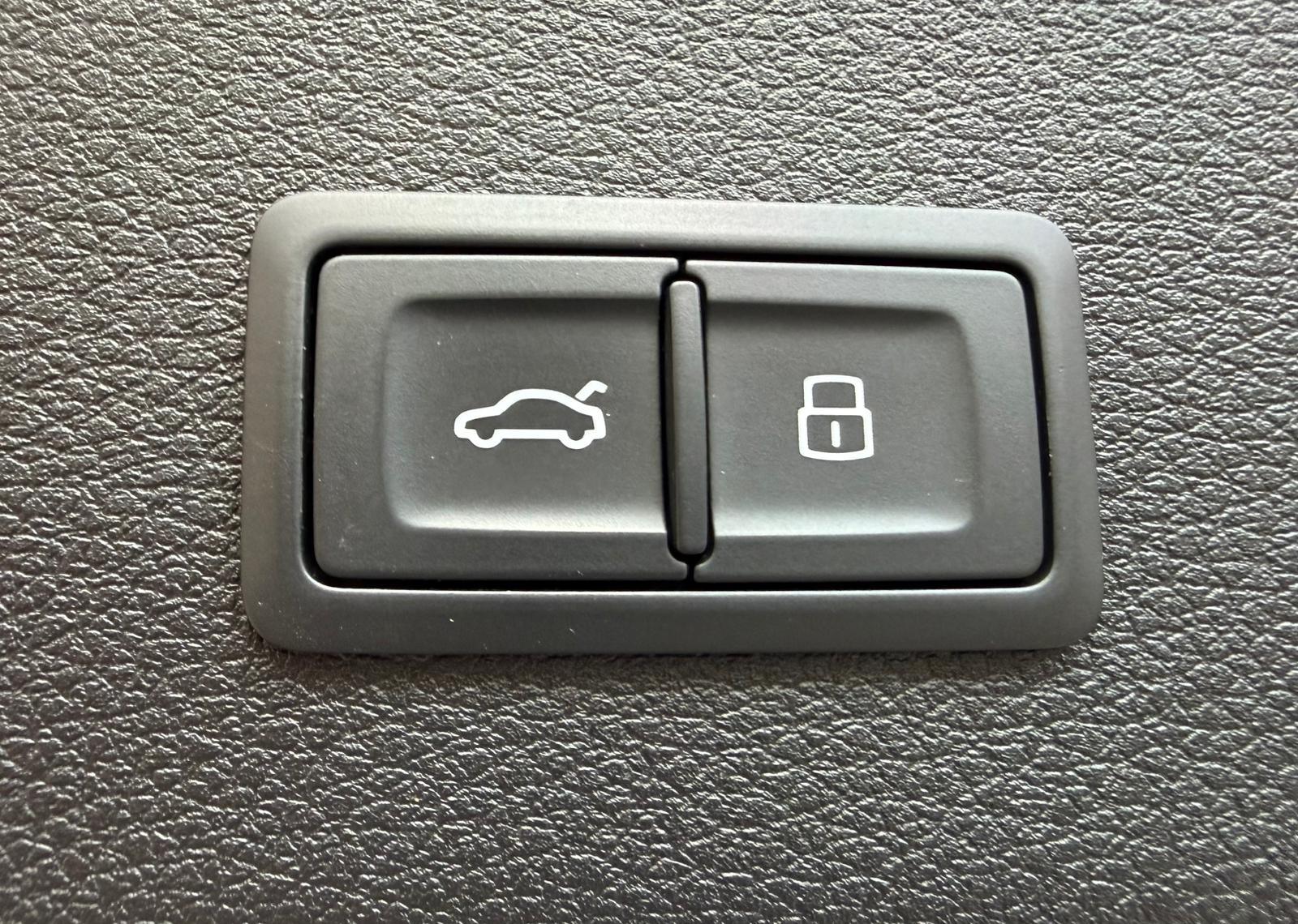 AUDI e-tron S Sportback quattro-image-15