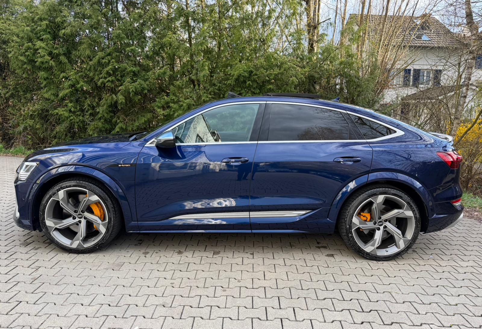 AUDI e-tron S Sportback quattro-image-1