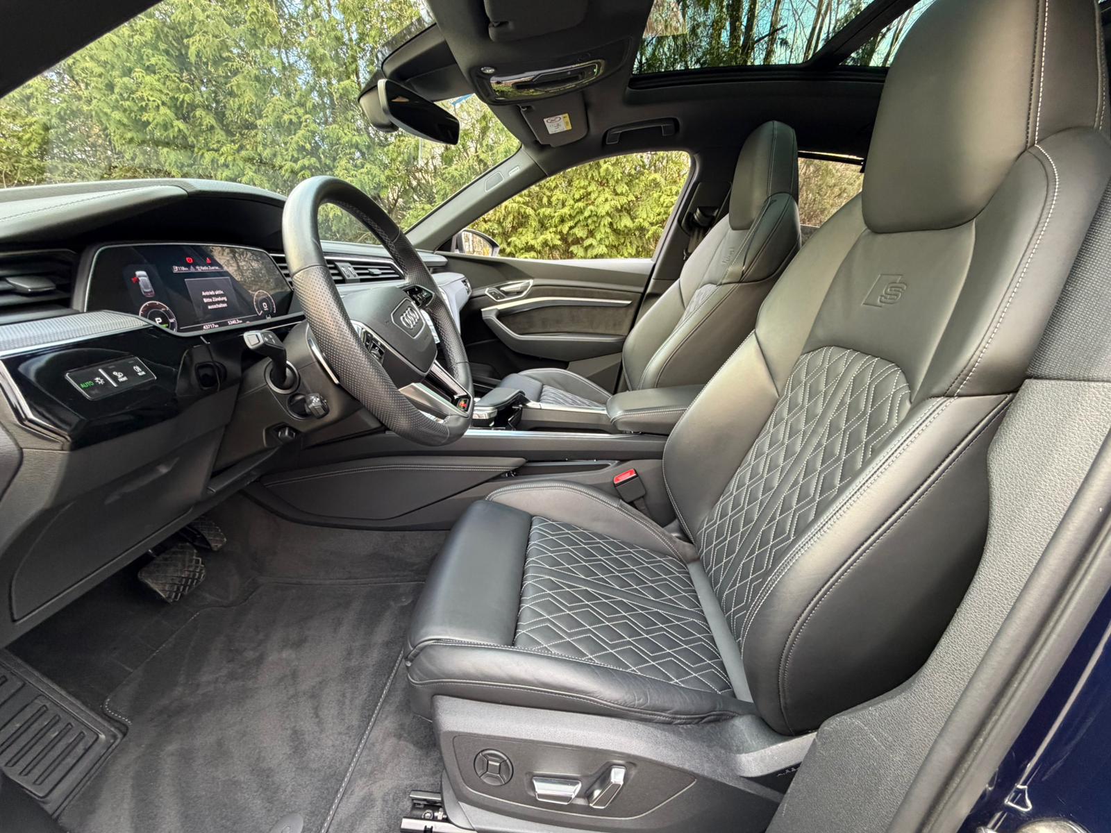 AUDI e-tron S Sportback quattro-image-9