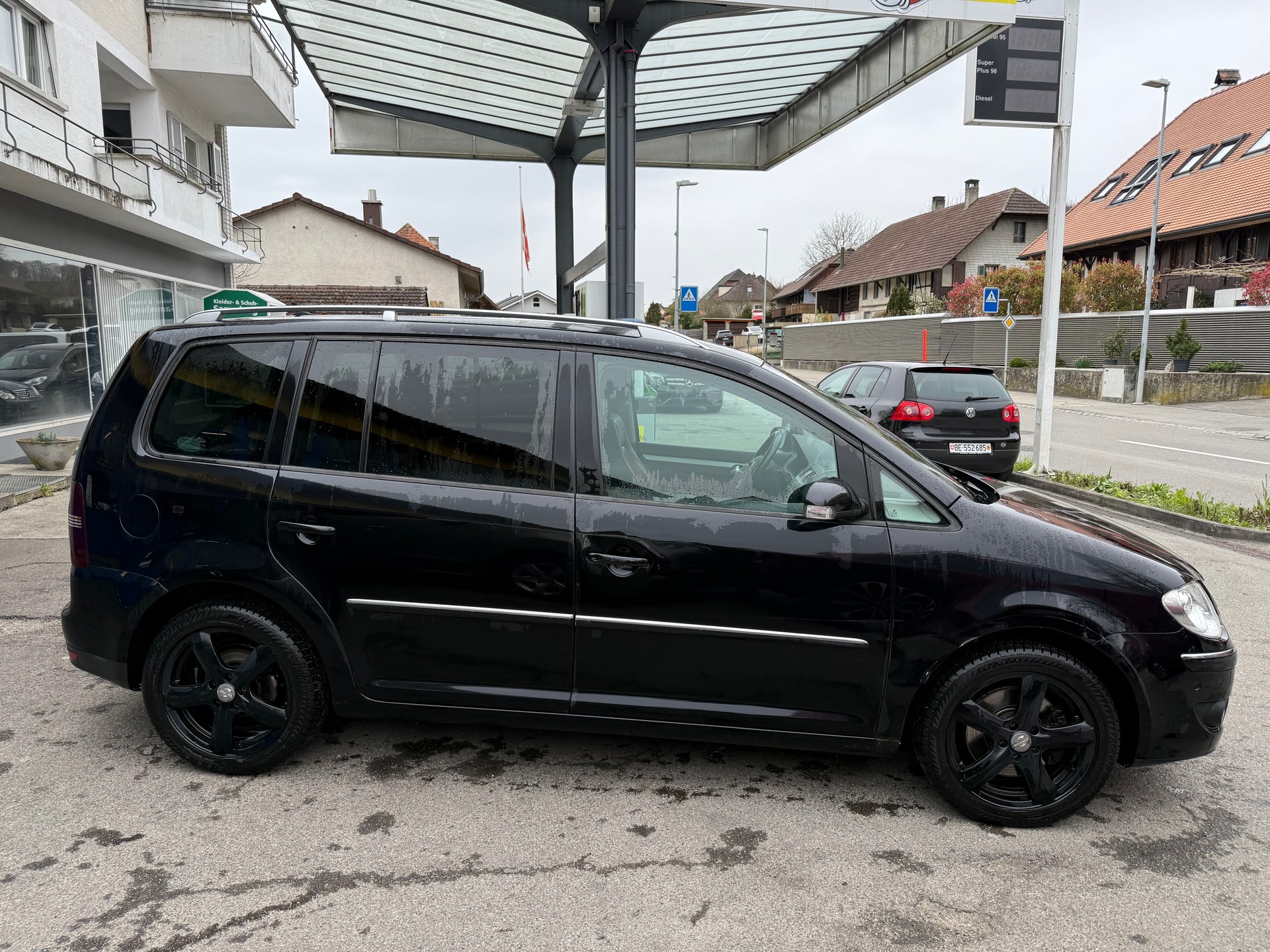 VW Touran 1.4 TSI Highline DSG-image-1