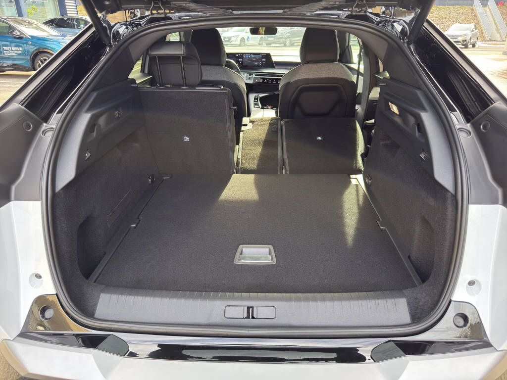 PEUGEOT 3008 Electrique 210ch GT-image-10