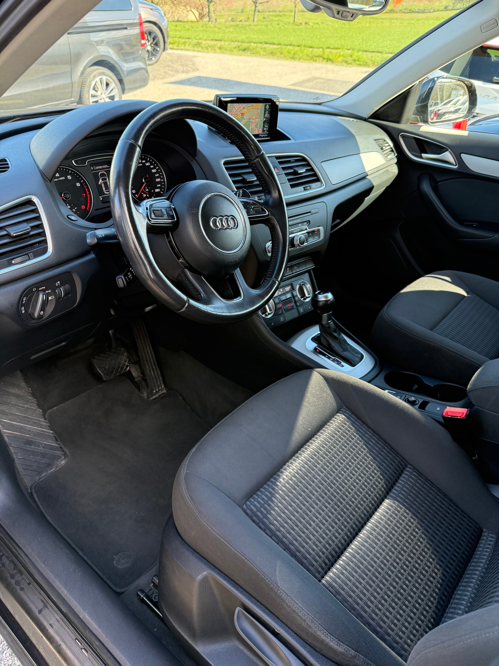 AUDI Q3 1.4 TFSI S-tronic-image-5