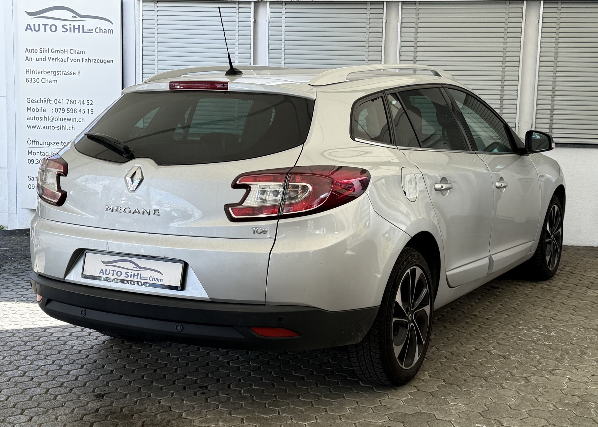 RENAULT Mégane Grandtour 1.2 16V Turbo Bose-image-8
