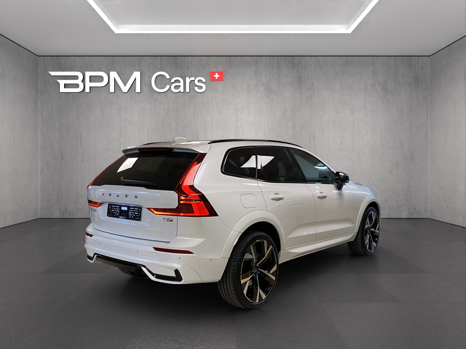 VOLVO XC60 T8 eAWD PluginHybrid Ultra Dark Geartronic-image-1