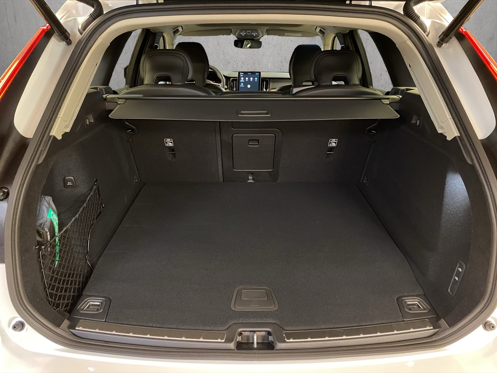 VOLVO XC60 T8 eAWD PluginHybrid Ultra Dark Geartronic-image-13