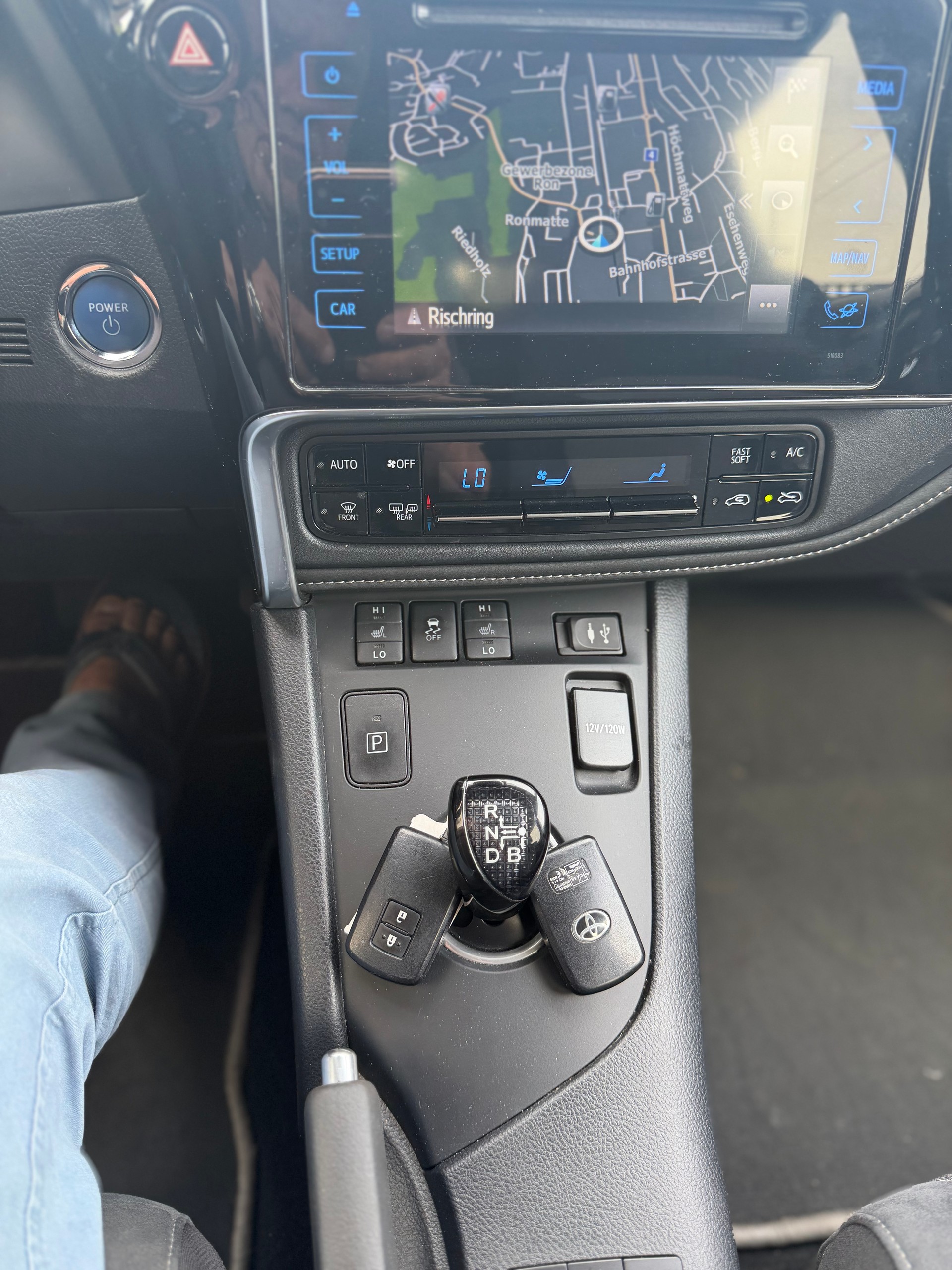 TOYOTA Auris Touring Sports 1.8 HSD Premium e-CVT-image-7