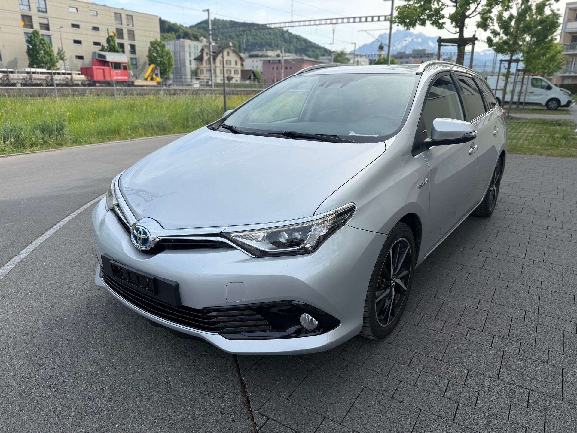 TOYOTA Auris Touring Sports 1.8 HSD Premium e-CVT