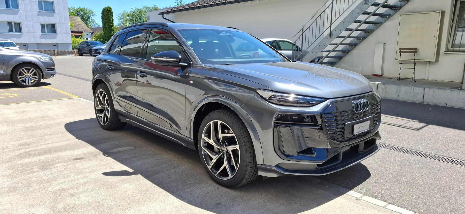 AUDI Q6 e-tron quattro-image-5