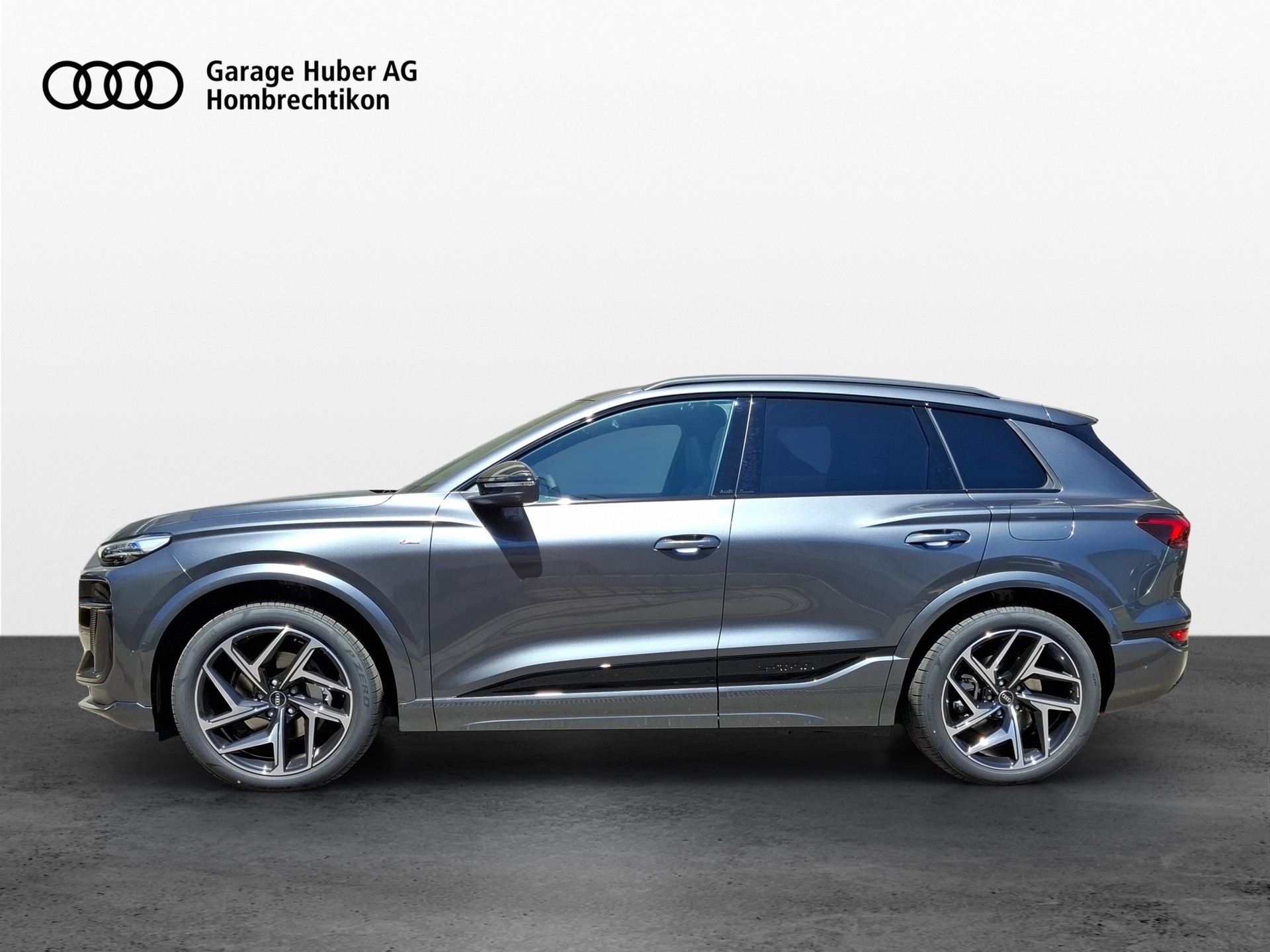 AUDI Q6 e-tron quattro-image-1