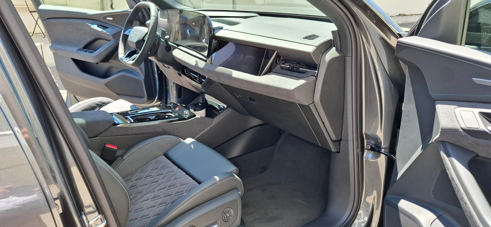 AUDI Q6 e-tron quattro-image-8
