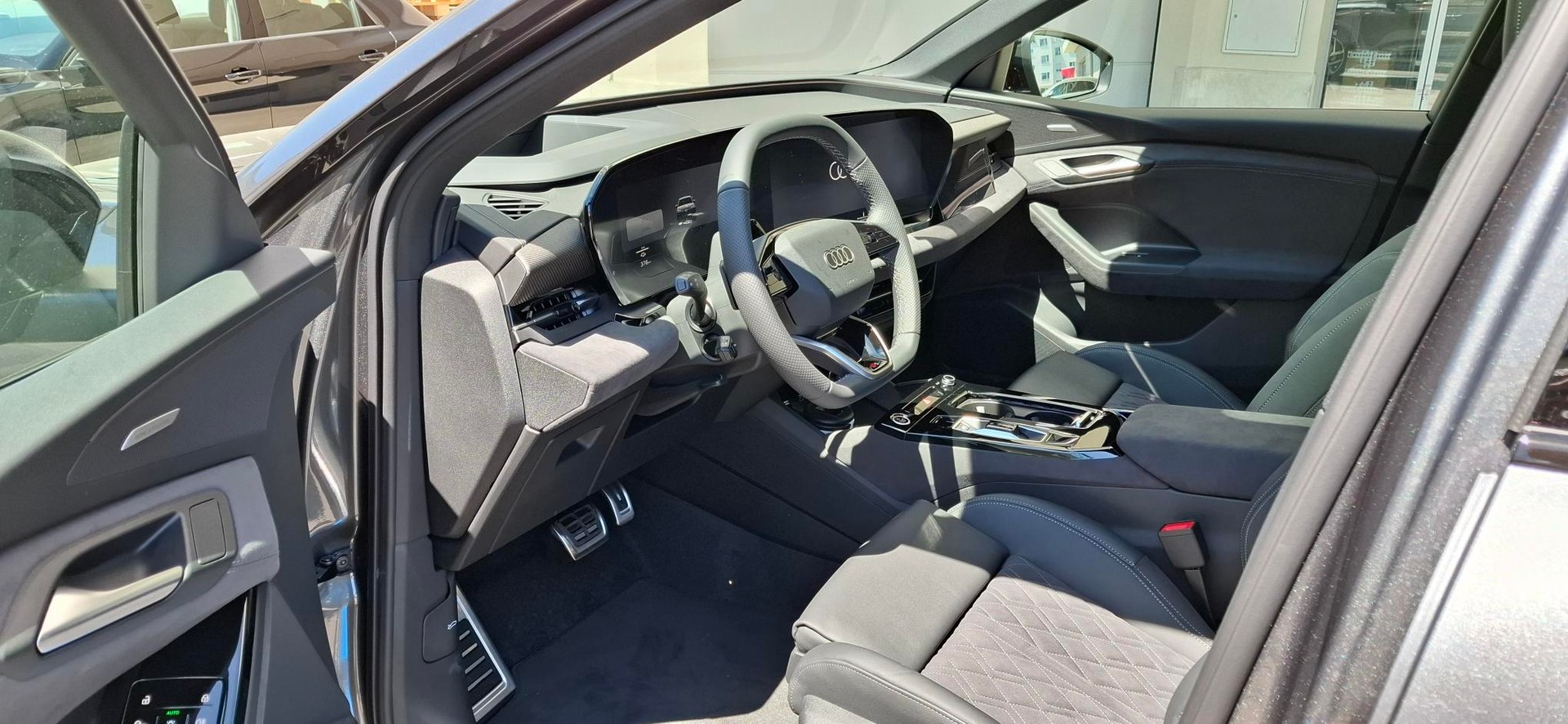 AUDI Q6 e-tron quattro-image-7