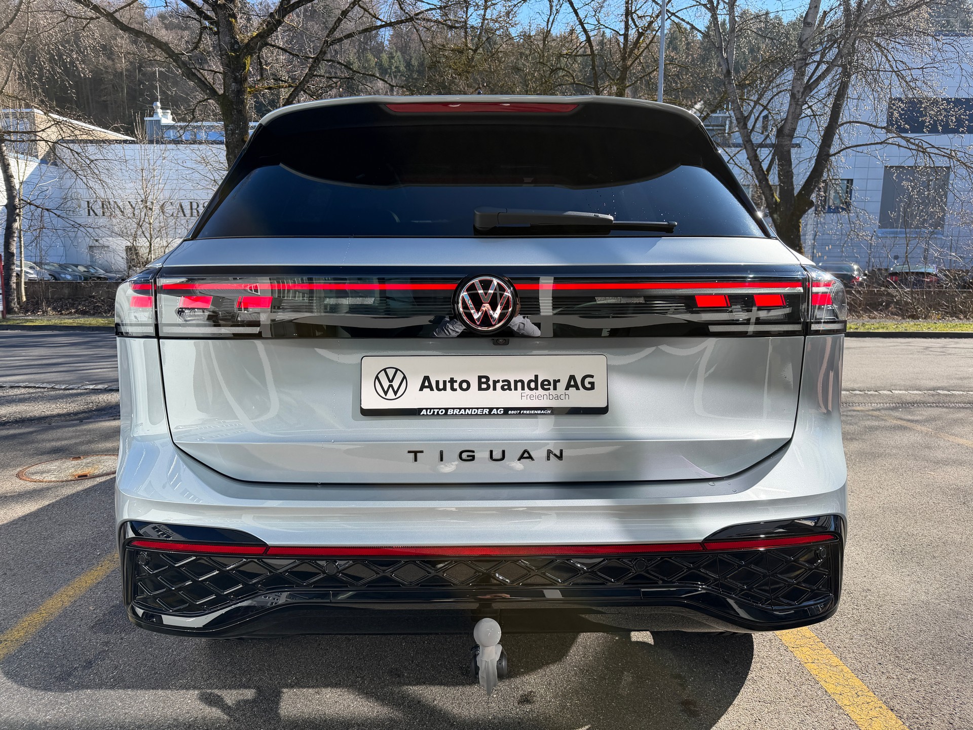 VW Tiguan 2.0 TSI DSG R-Line 4Motion-image-4
