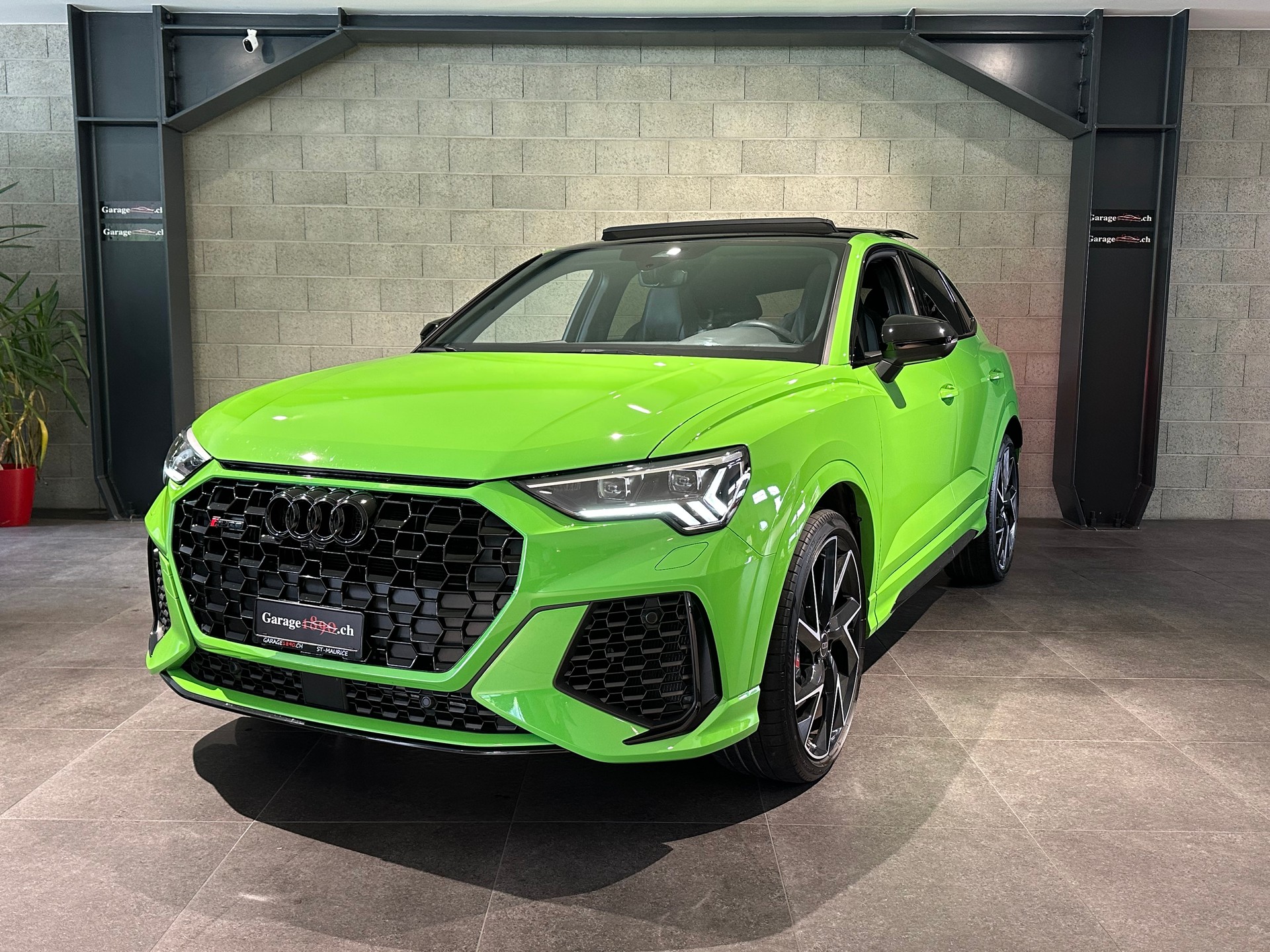 AUDI RS Q3 Sportback 2.5 TFSI quattro-image-1
