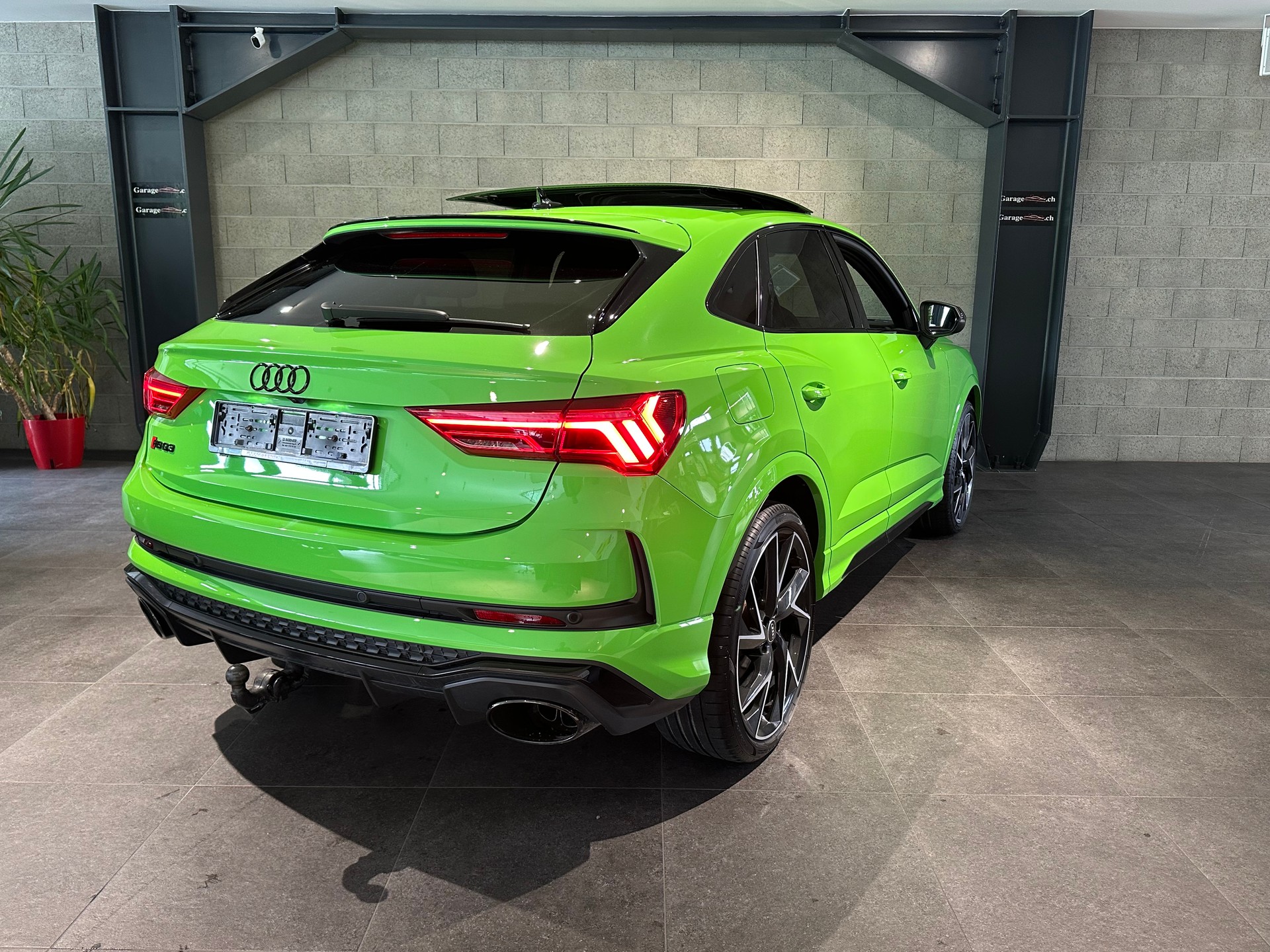 AUDI RS Q3 Sportback 2.5 TFSI quattro-image-4