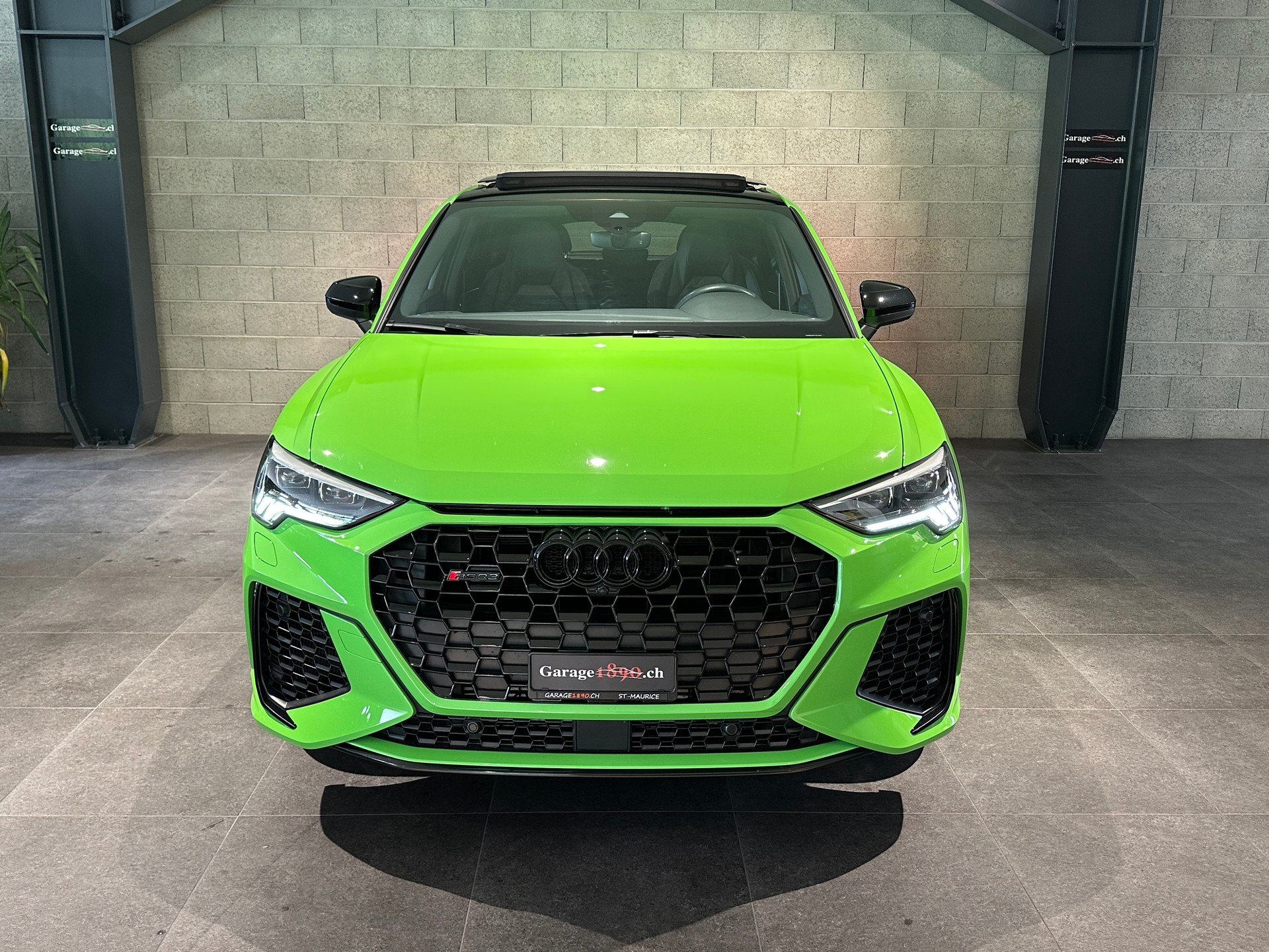 AUDI RS Q3 Sportback 2.5 TFSI quattro-image-2