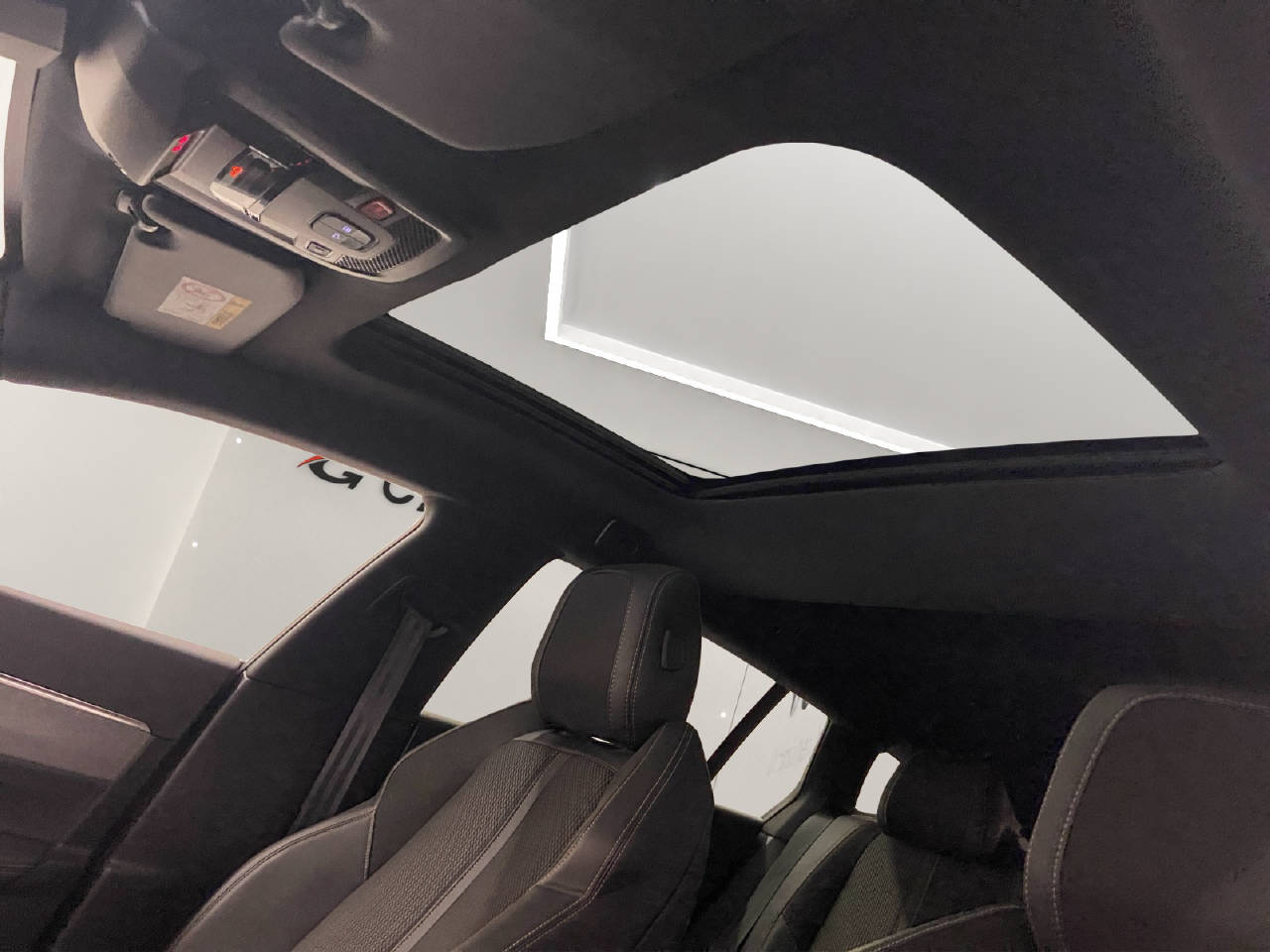 PEUGEOT 508 SW 1.6 PureTech GT Line-image-12