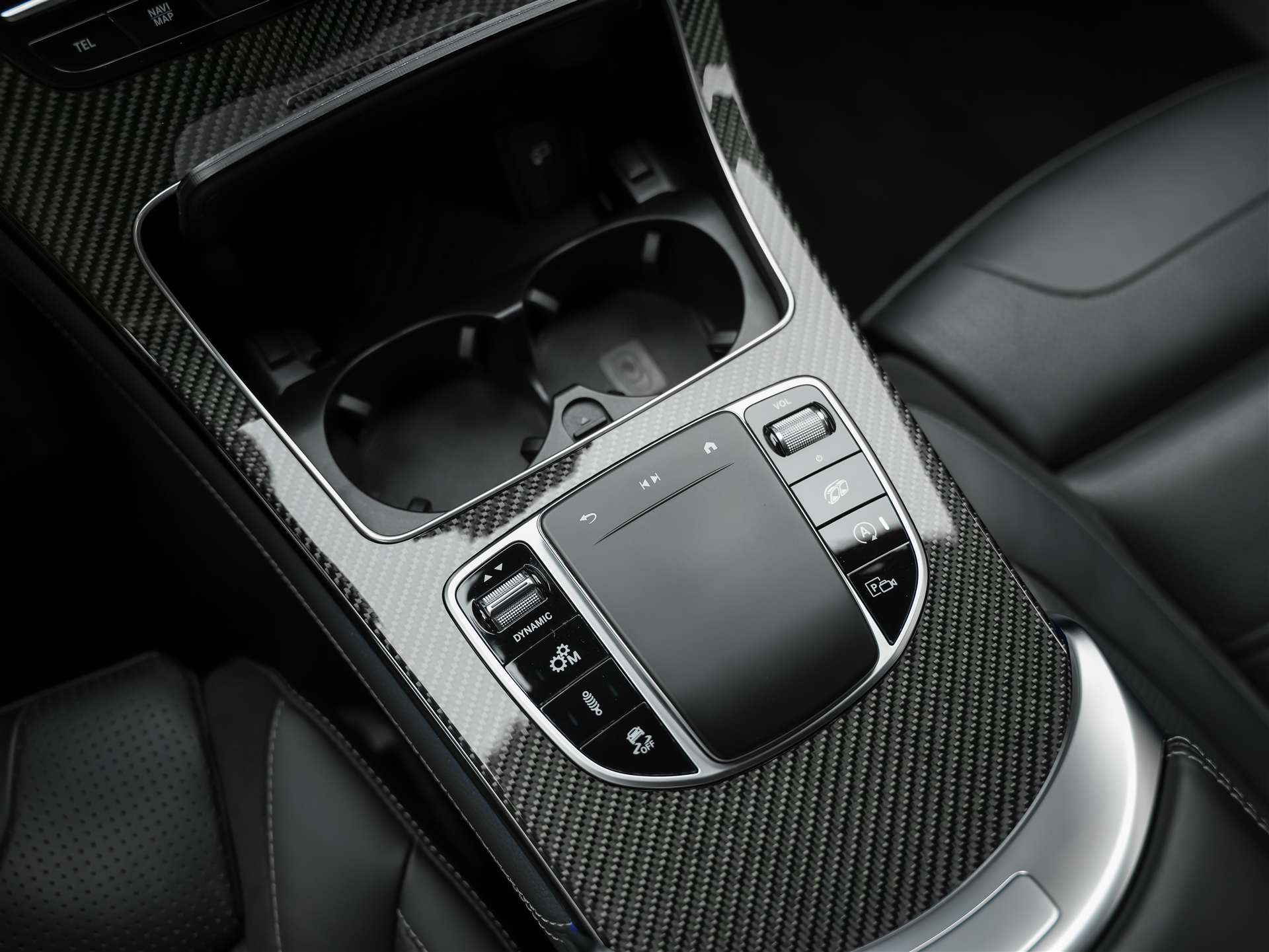 MERCEDES-BENZ GLC Coupé 63 S AMG 4Matic 9G-Tronic *CH-Auto*Panorama*Sitzlüftung*Head up Display*-image-23