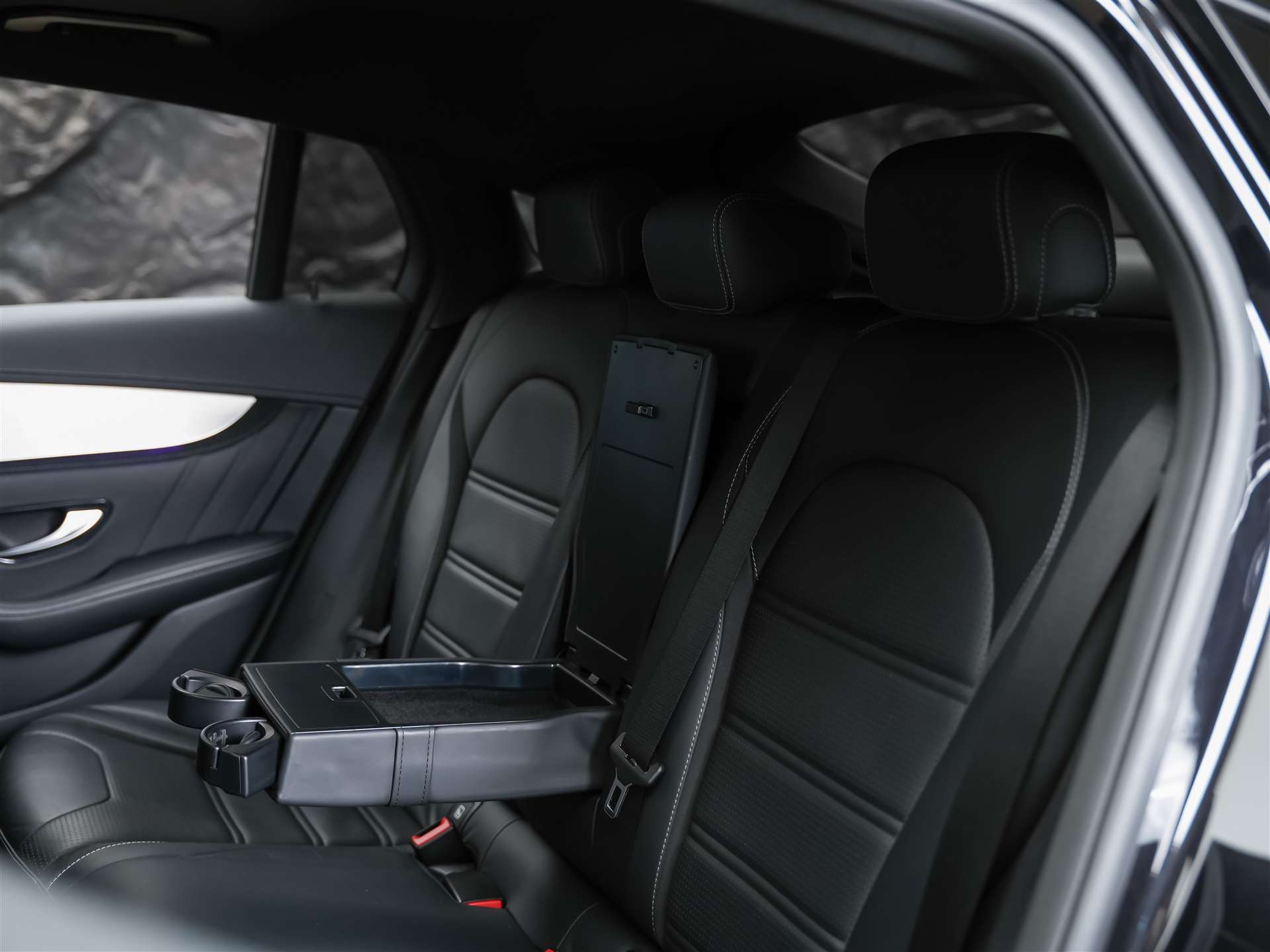 MERCEDES-BENZ GLC Coupé 63 S AMG 4Matic 9G-Tronic *CH-Auto*Panorama*Sitzlüftung*Head up Display*-image-13