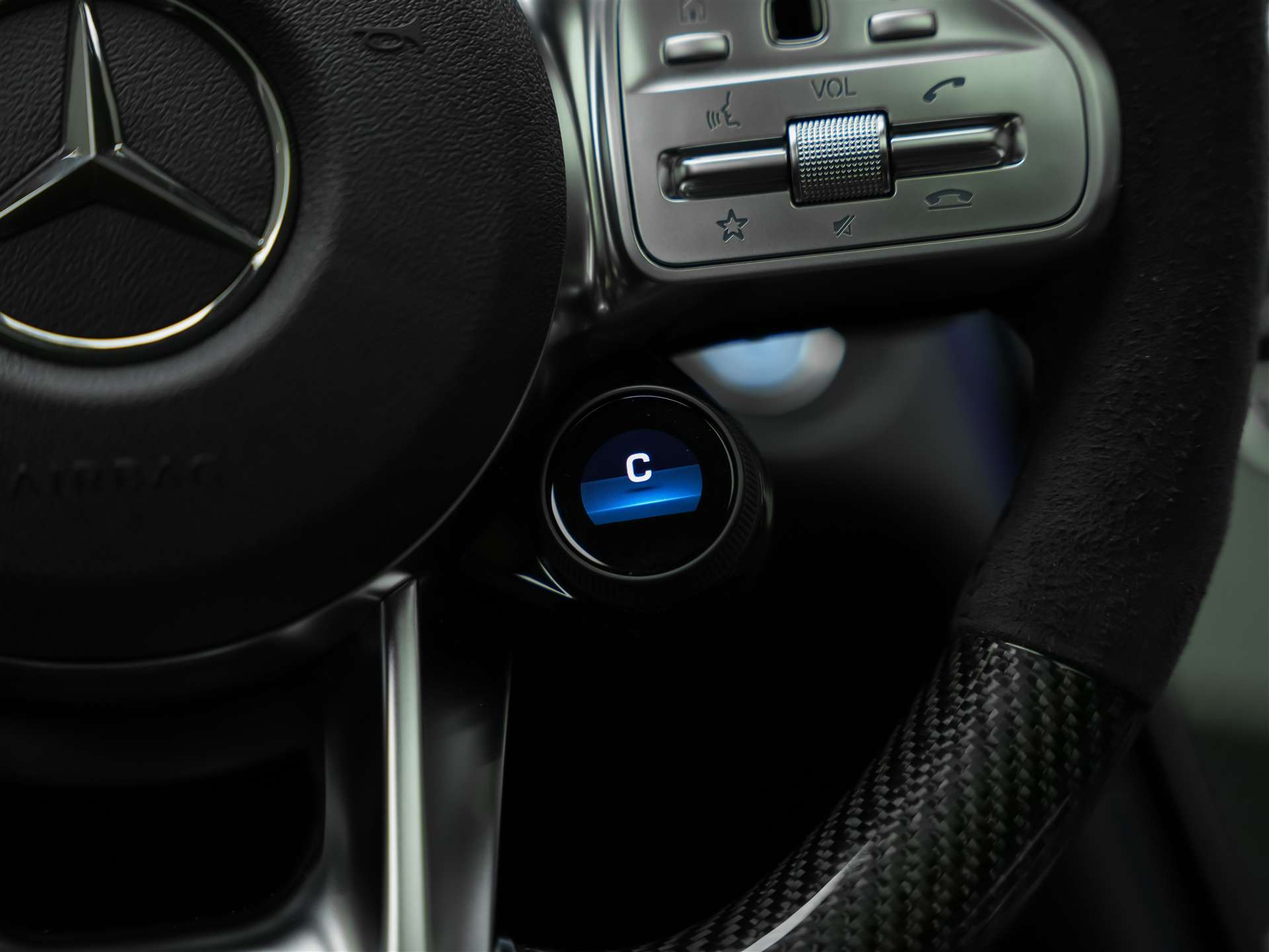 MERCEDES-BENZ GLC Coupé 63 S AMG 4Matic 9G-Tronic *CH-Auto*Panorama*Sitzlüftung*Head up Display*-image-31