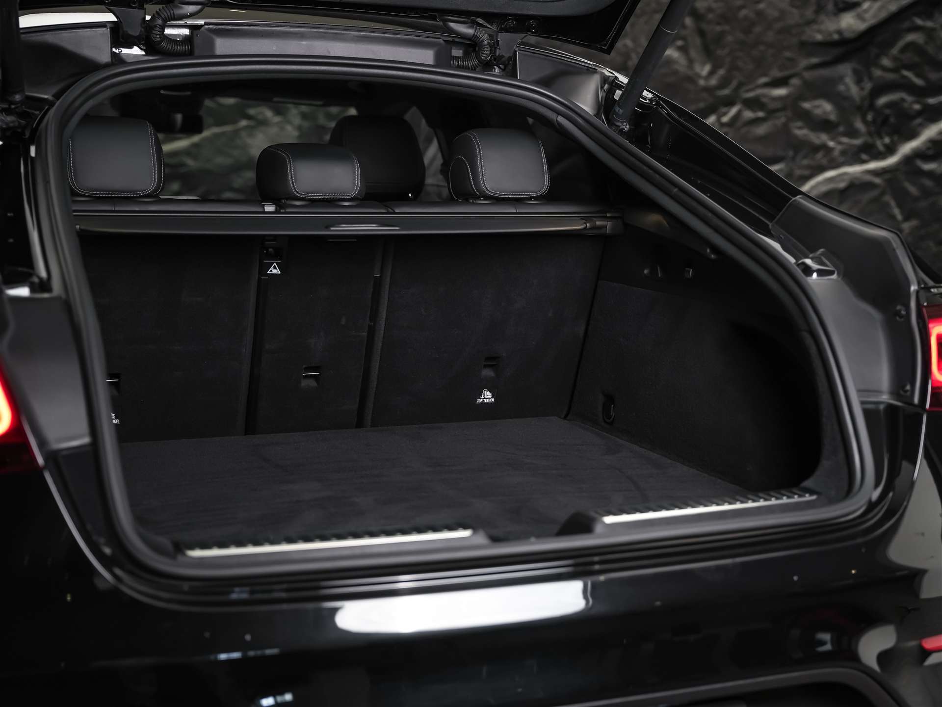 MERCEDES-BENZ GLC Coupé 63 S AMG 4Matic 9G-Tronic *CH-Auto*Panorama*Sitzlüftung*Head up Display*-image-44