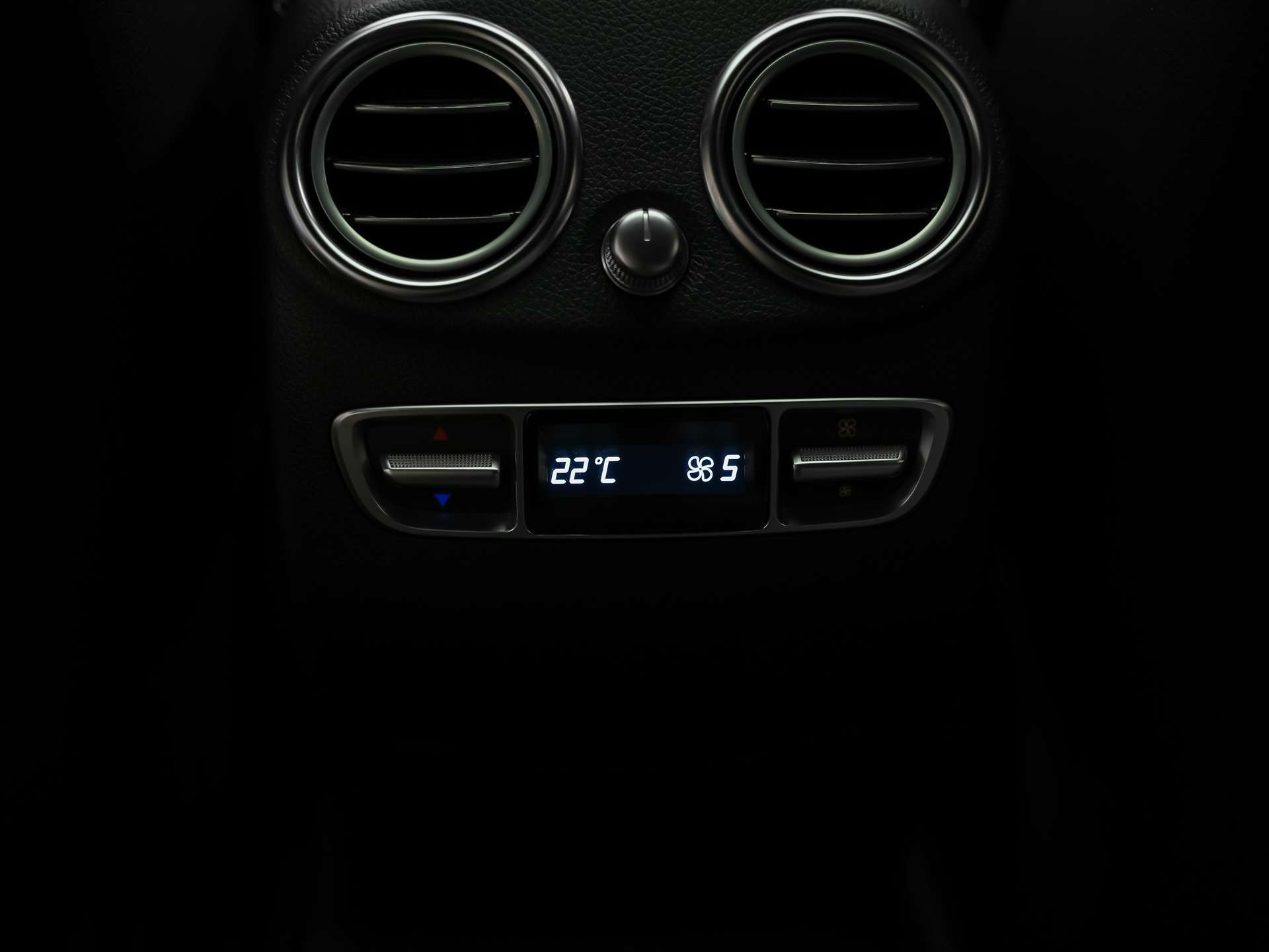 MERCEDES-BENZ GLC Coupé 63 S AMG 4Matic 9G-Tronic *CH-Auto*Panorama*Sitzlüftung*Head up Display*-image-14