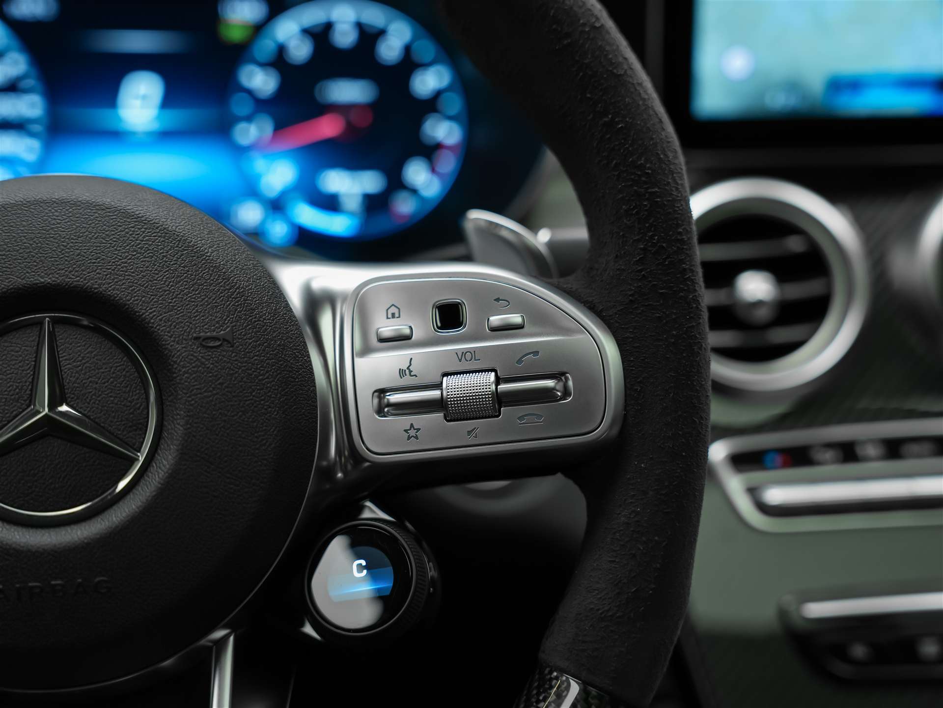 MERCEDES-BENZ GLC Coupé 63 S AMG 4Matic 9G-Tronic *CH-Auto*Panorama*Sitzlüftung*Head up Display*-image-29