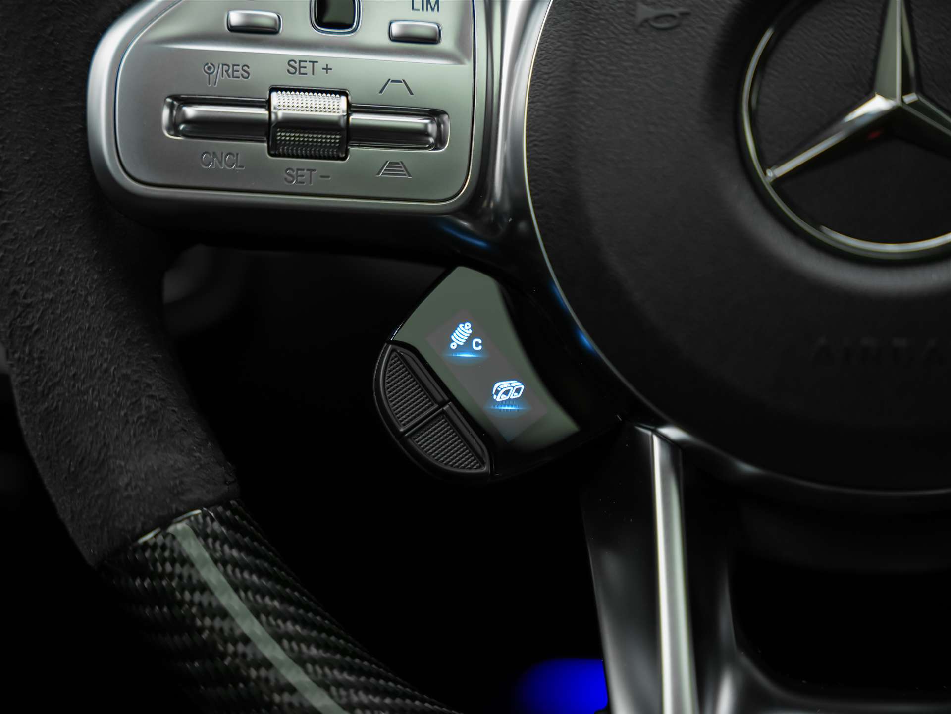 MERCEDES-BENZ GLC Coupé 63 S AMG 4Matic 9G-Tronic *CH-Auto*Panorama*Sitzlüftung*Head up Display*-image-30