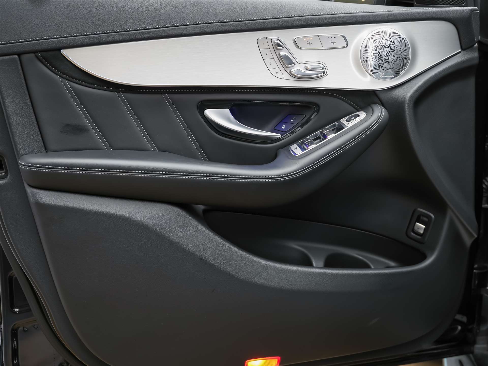 MERCEDES-BENZ GLC Coupé 63 S AMG 4Matic 9G-Tronic *CH-Auto*Panorama*Sitzlüftung*Head up Display*-image-24
