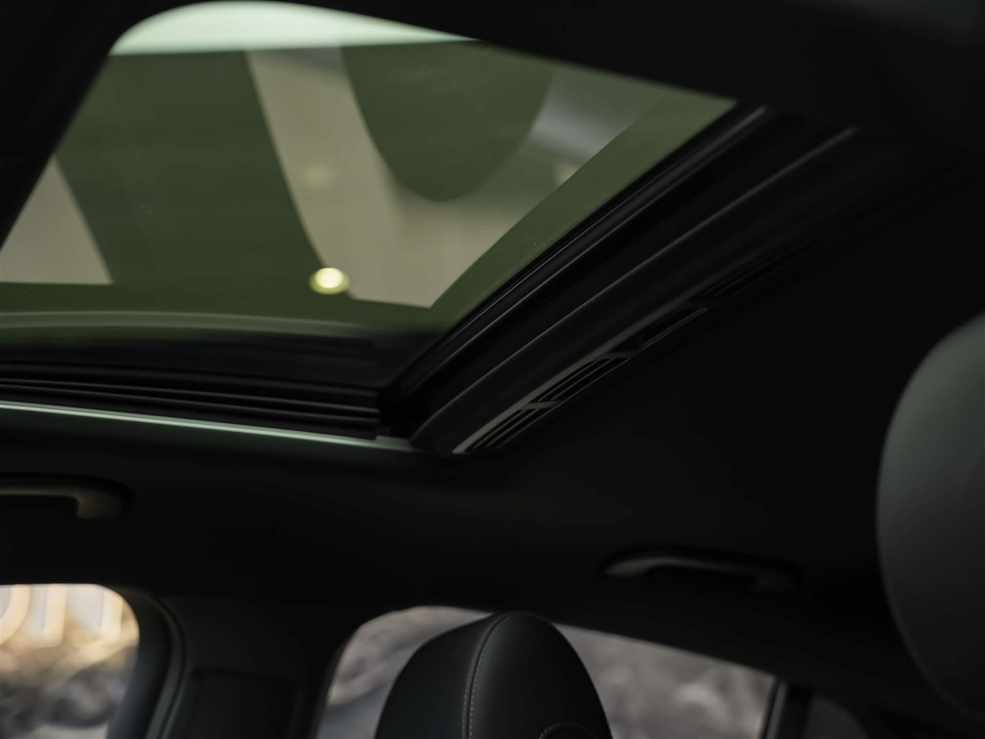 MERCEDES-BENZ GLC Coupé 63 S AMG 4Matic 9G-Tronic *CH-Auto*Panorama*Sitzlüftung*Head up Display*-image-11