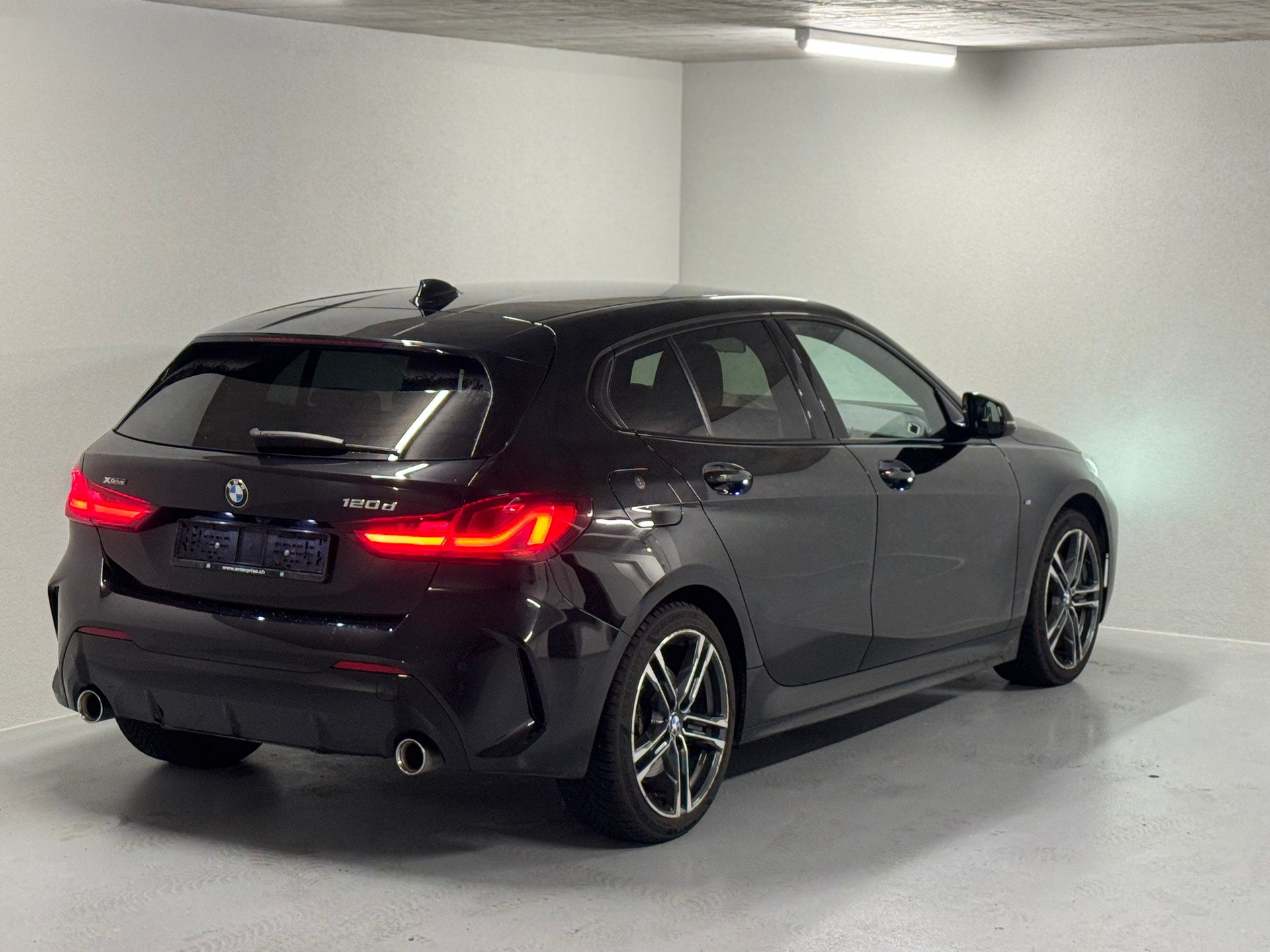 BMW 120d xDrive Steptronic M Sport-image-3