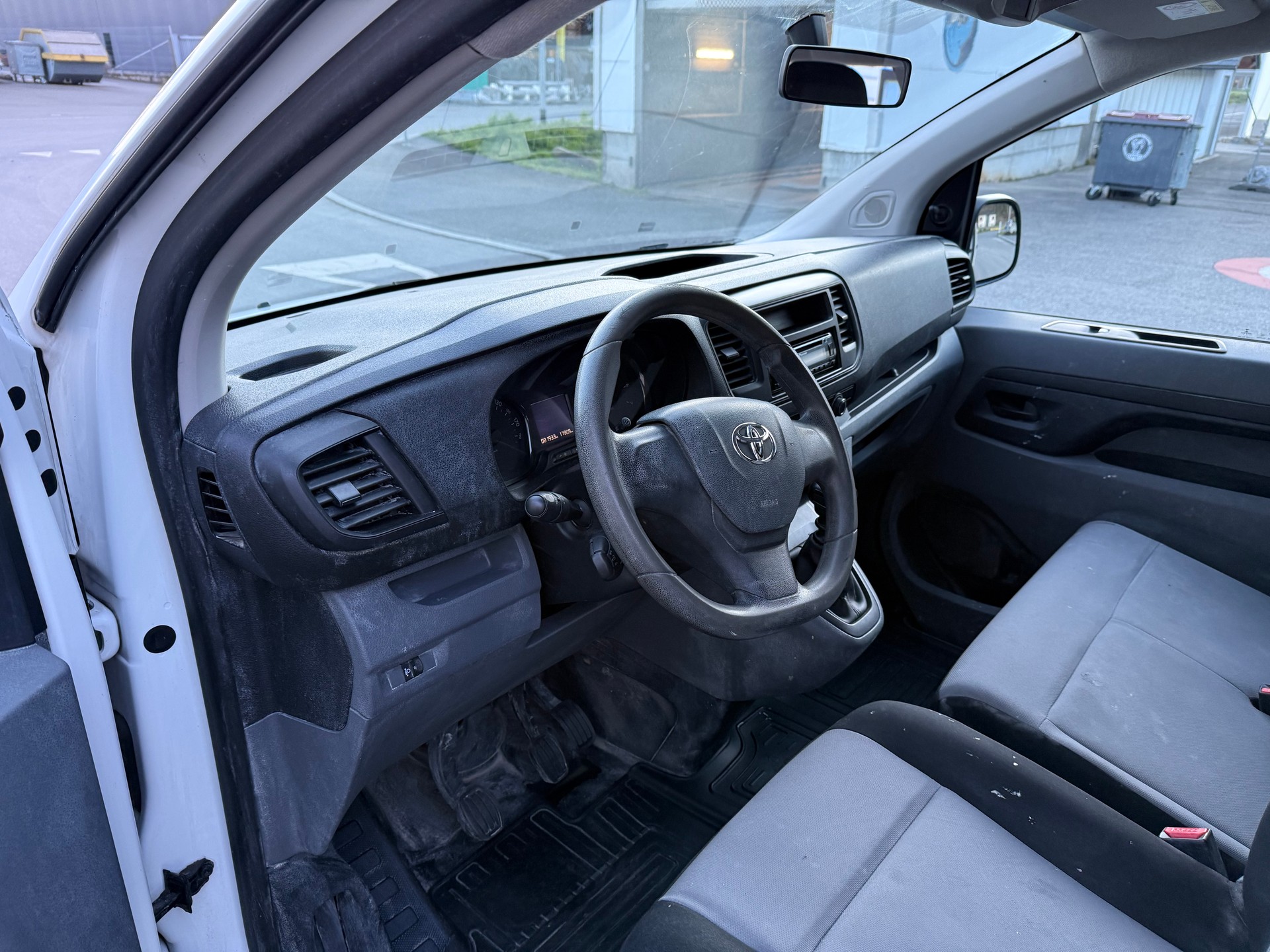TOYOTA 1.6 TURBO DIESEL PROACE 1..6— 6. PLACES — CROCHET 2000 kg-image-15