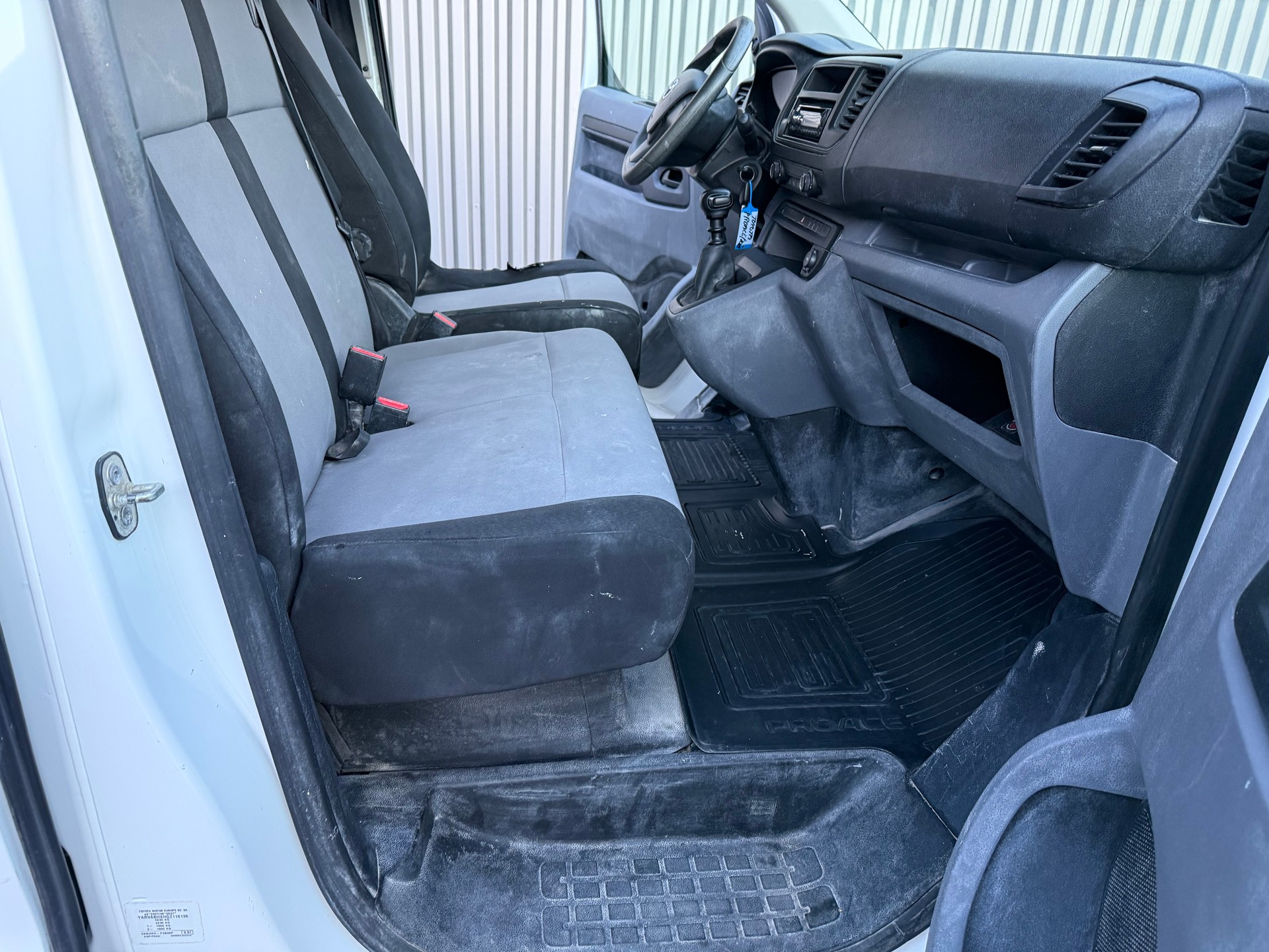 TOYOTA 1.6 TURBO DIESEL PROACE 1..6— 6. PLACES — CROCHET 2000 kg-image-16