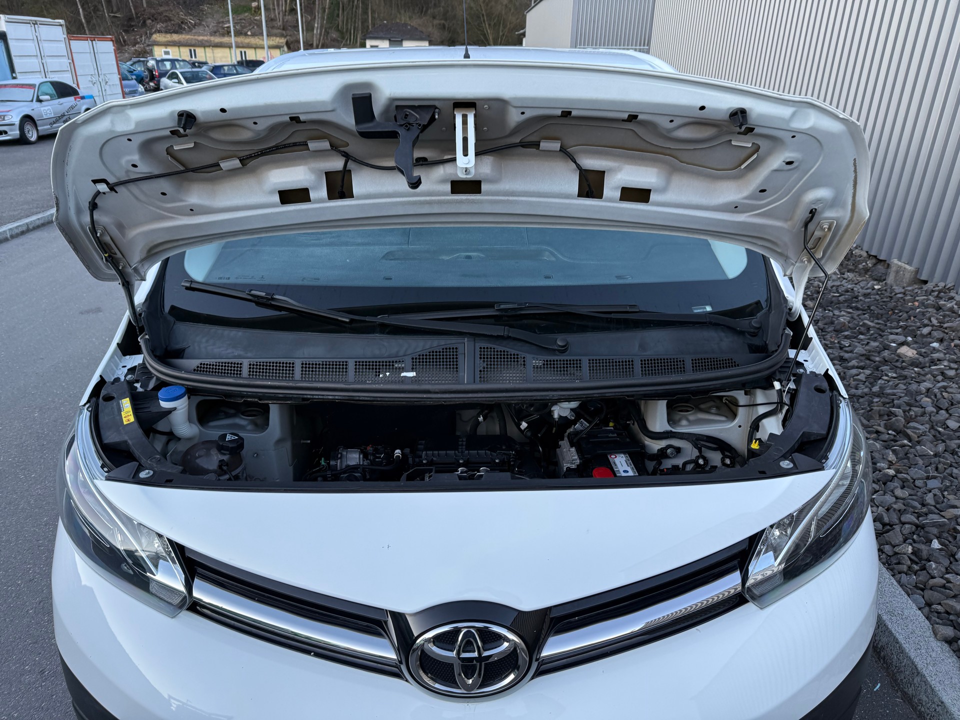 TOYOTA 1.6 TURBO DIESEL PROACE 1..6— 6. PLACES — CROCHET 2000 kg-image-26