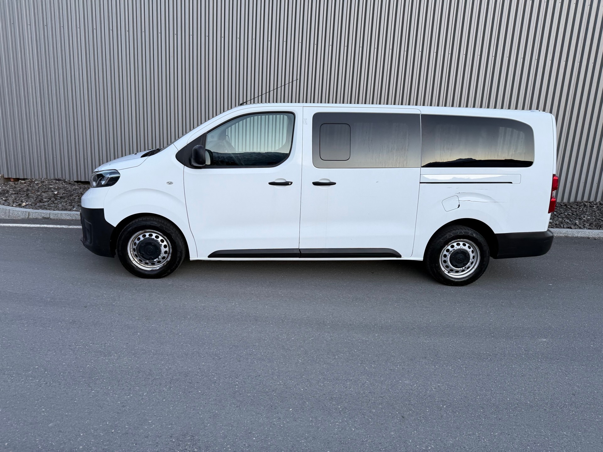 TOYOTA 1.6 TURBO DIESEL PROACE 1..6— 6. PLACES — CROCHET 2000 kg-showroom-element-1