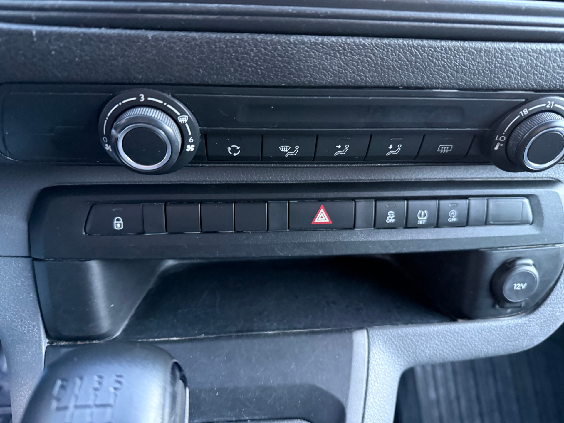 TOYOTA 1.6 TURBO DIESEL PROACE 1..6— 6. PLACES — CROCHET 2000 kg-image-33