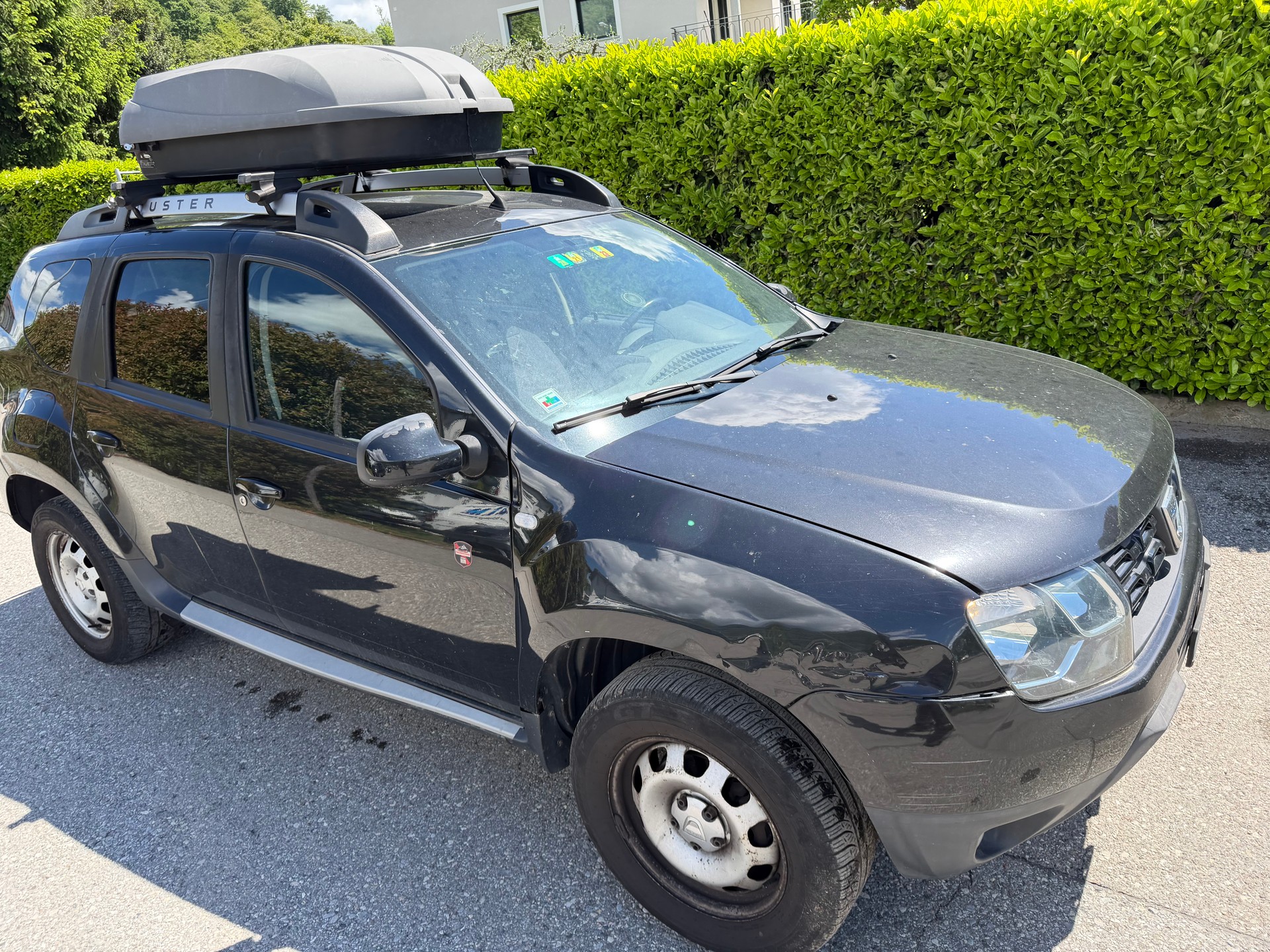 DACIA Duster 1.2 T Celebration 4x4-image-2