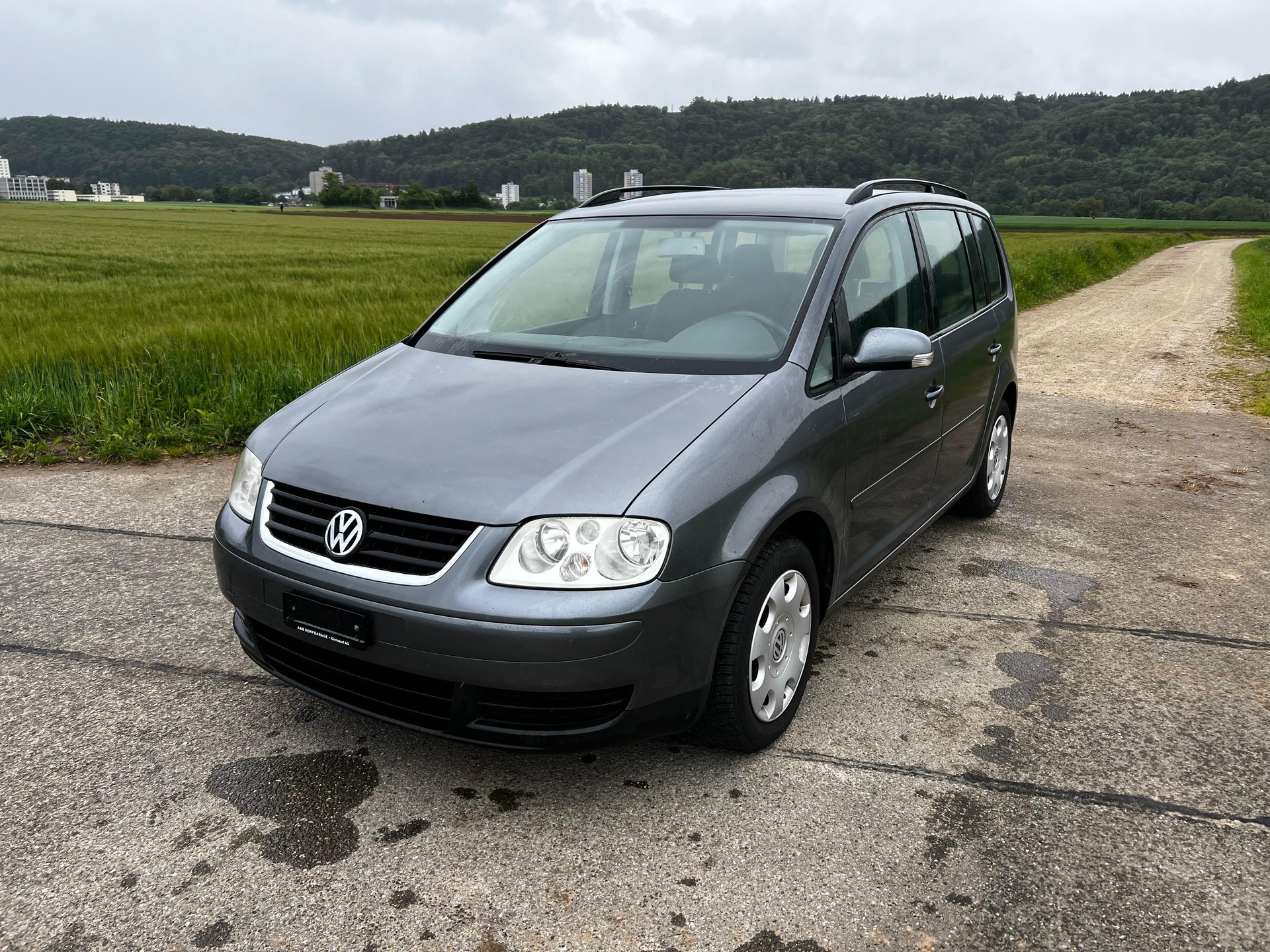 VW Touran 2.0 FSI Trendline-image-0
