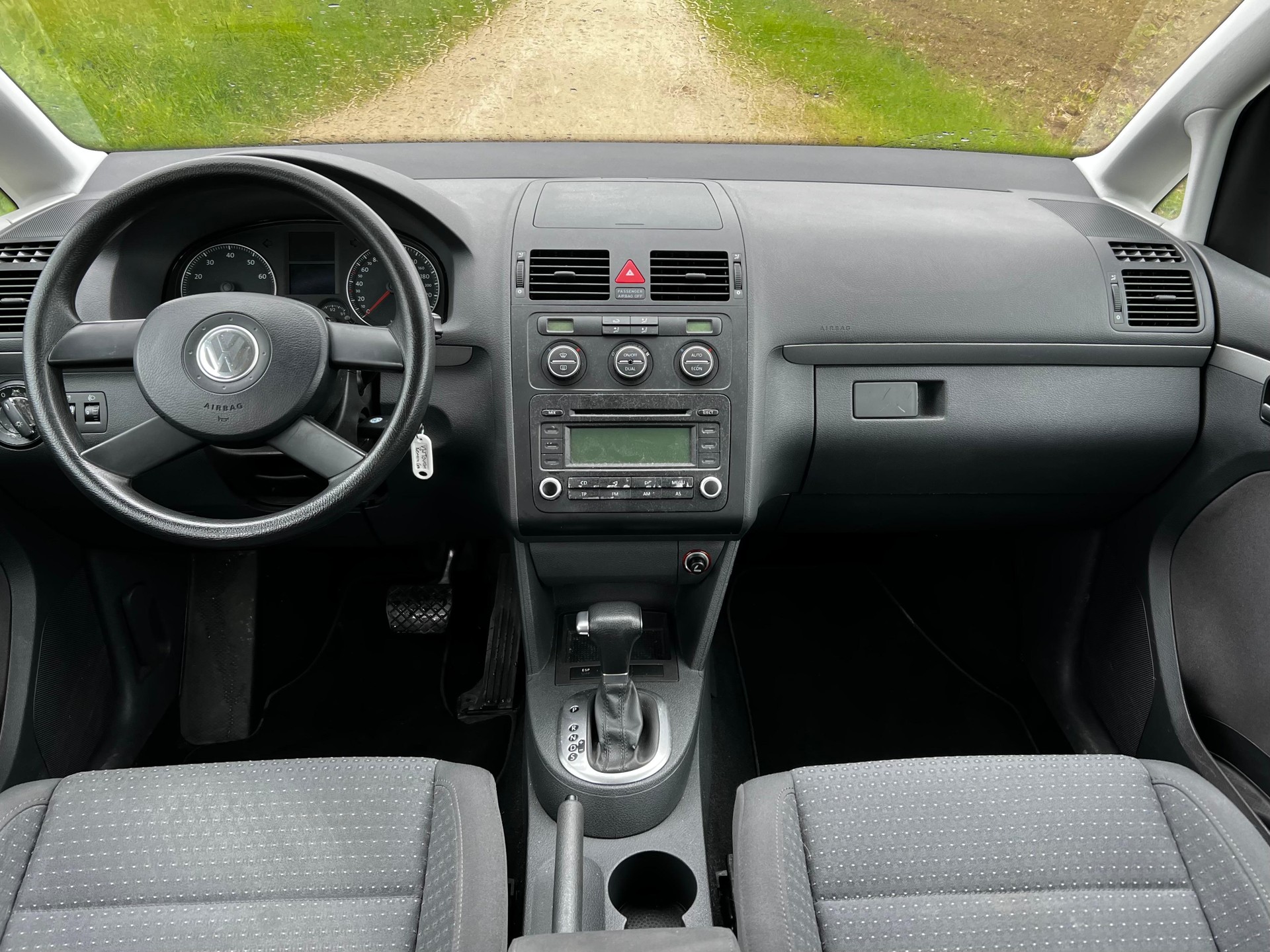 VW Touran 2.0 FSI Trendline-image-9