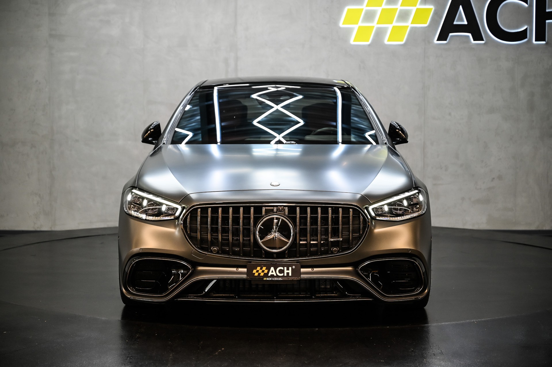 MERCEDES-BENZ S 63 V8 AMG E Performance 4matic+ lang-image-1