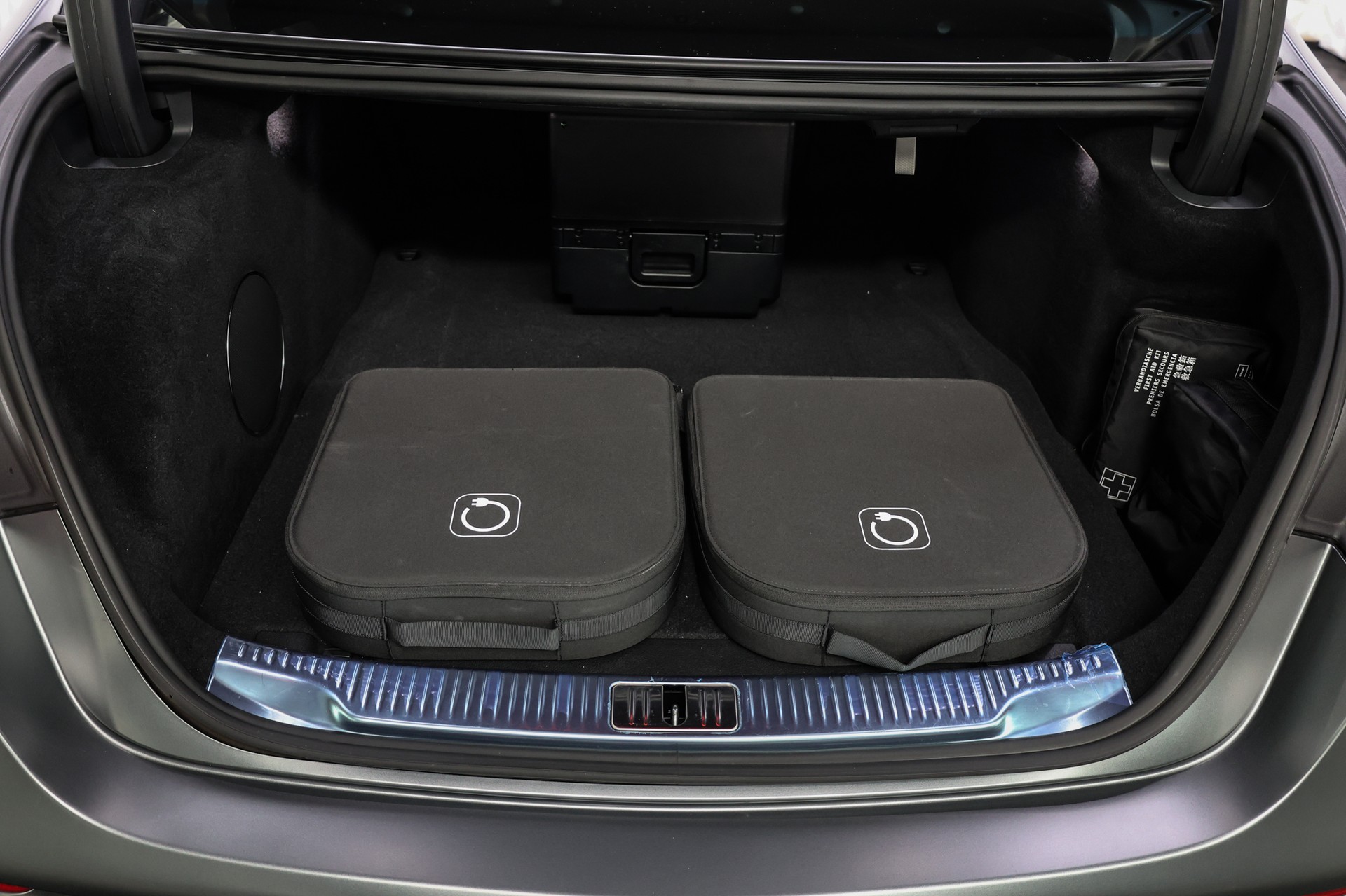 MERCEDES-BENZ S 63 V8 AMG E Performance 4matic+ lang-image-27