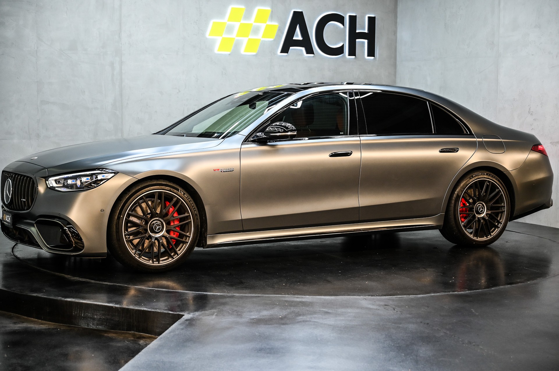 MERCEDES-BENZ S 63 V8 AMG E Performance 4matic+ lang-image-3