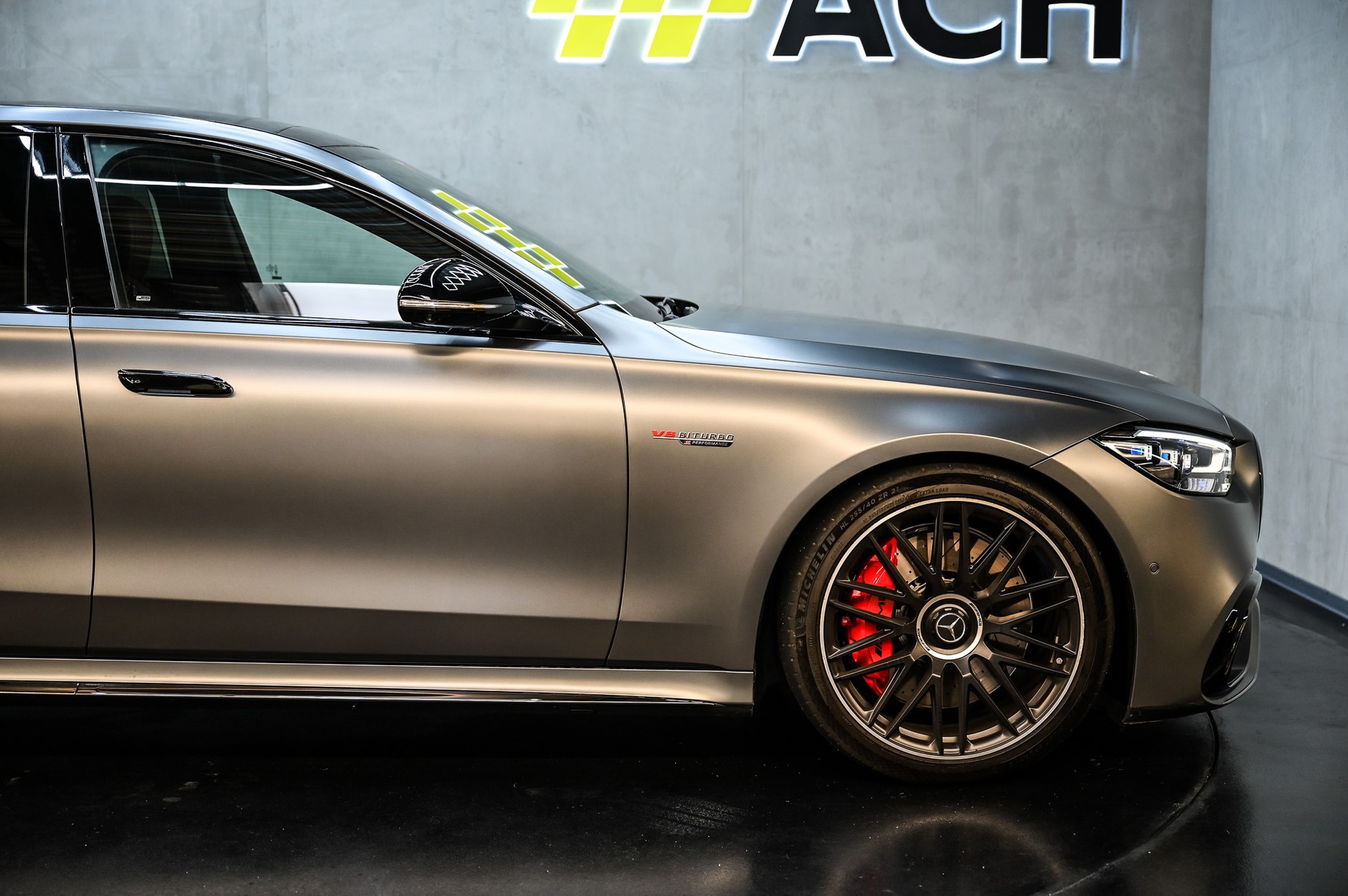 MERCEDES-BENZ S 63 V8 AMG E Performance 4matic+ lang-image-13