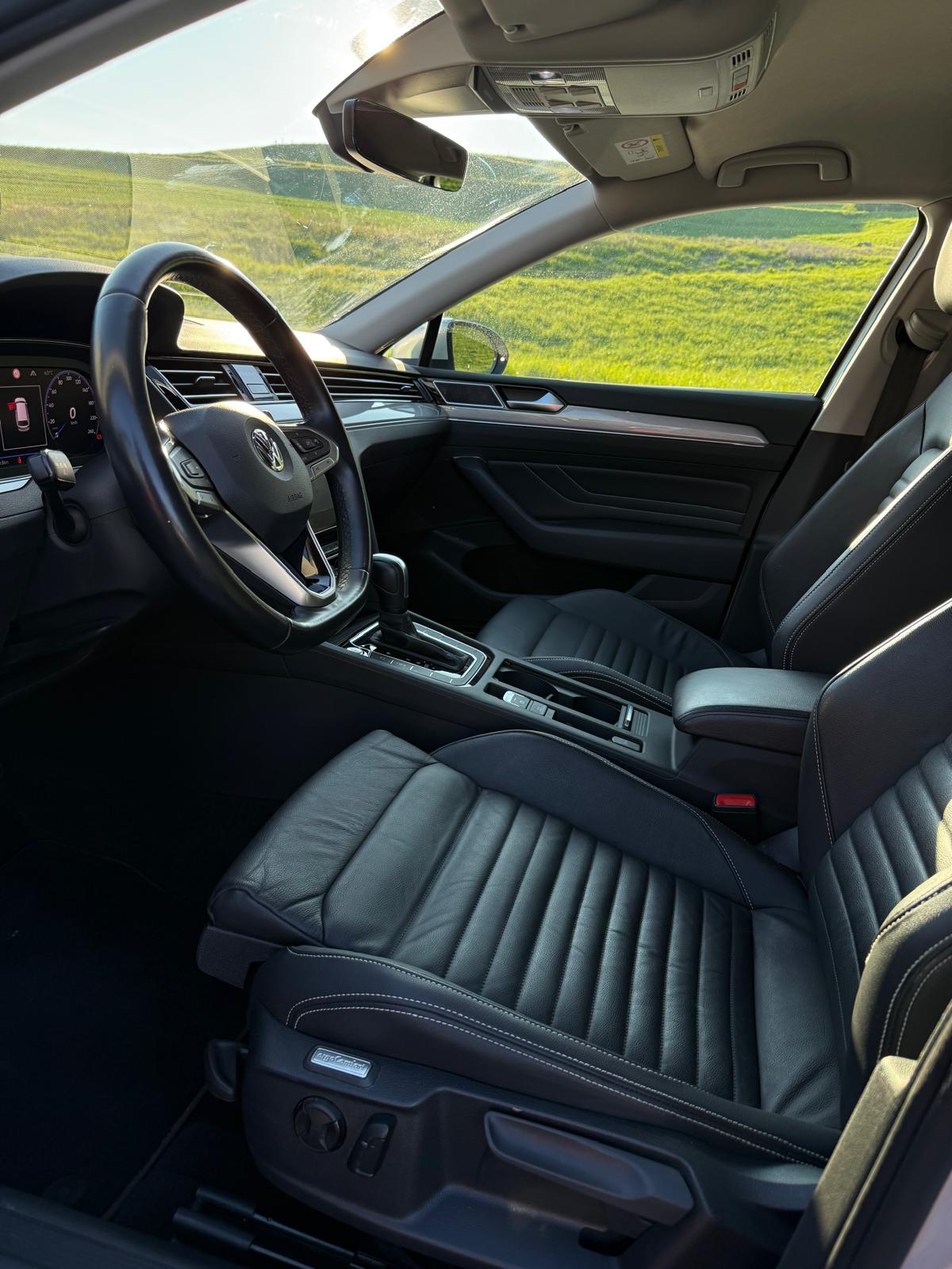 VW Passat Variant 1.6 TDI Business DSG-image-10