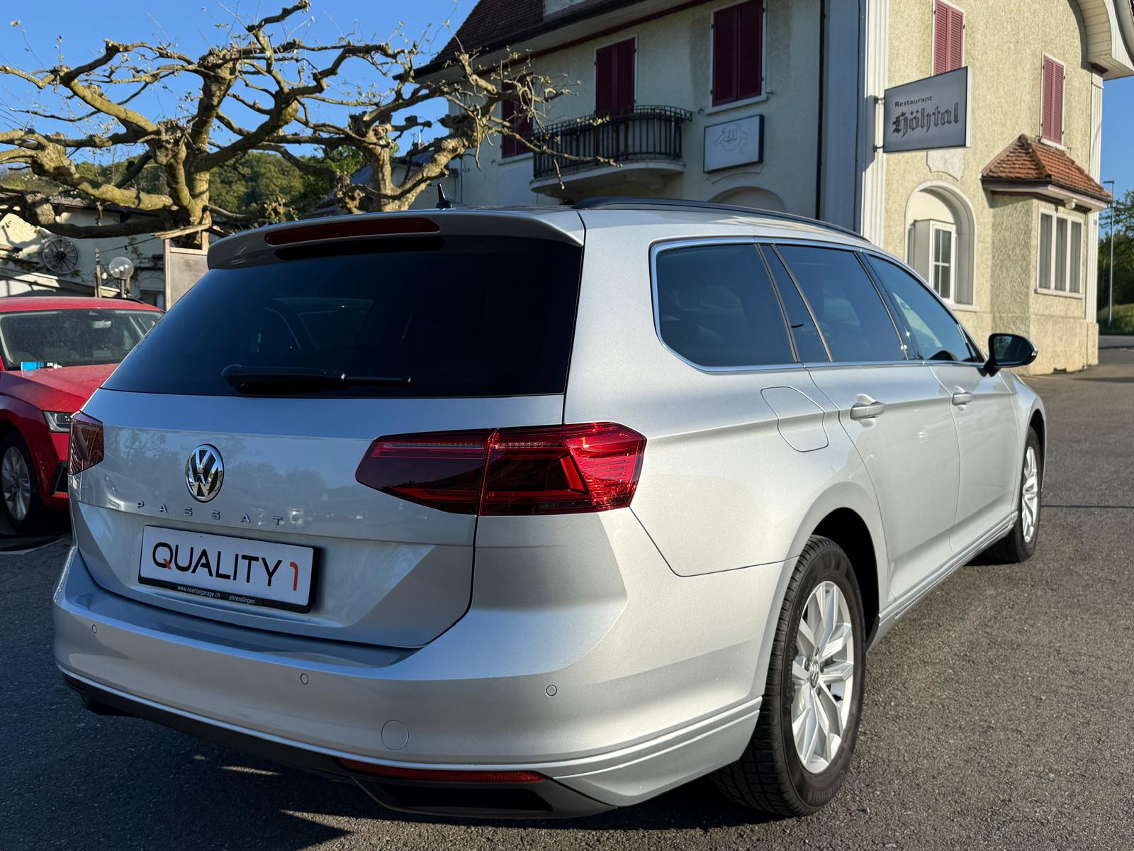 VW Passat Variant 1.6 TDI Business DSG-image-5