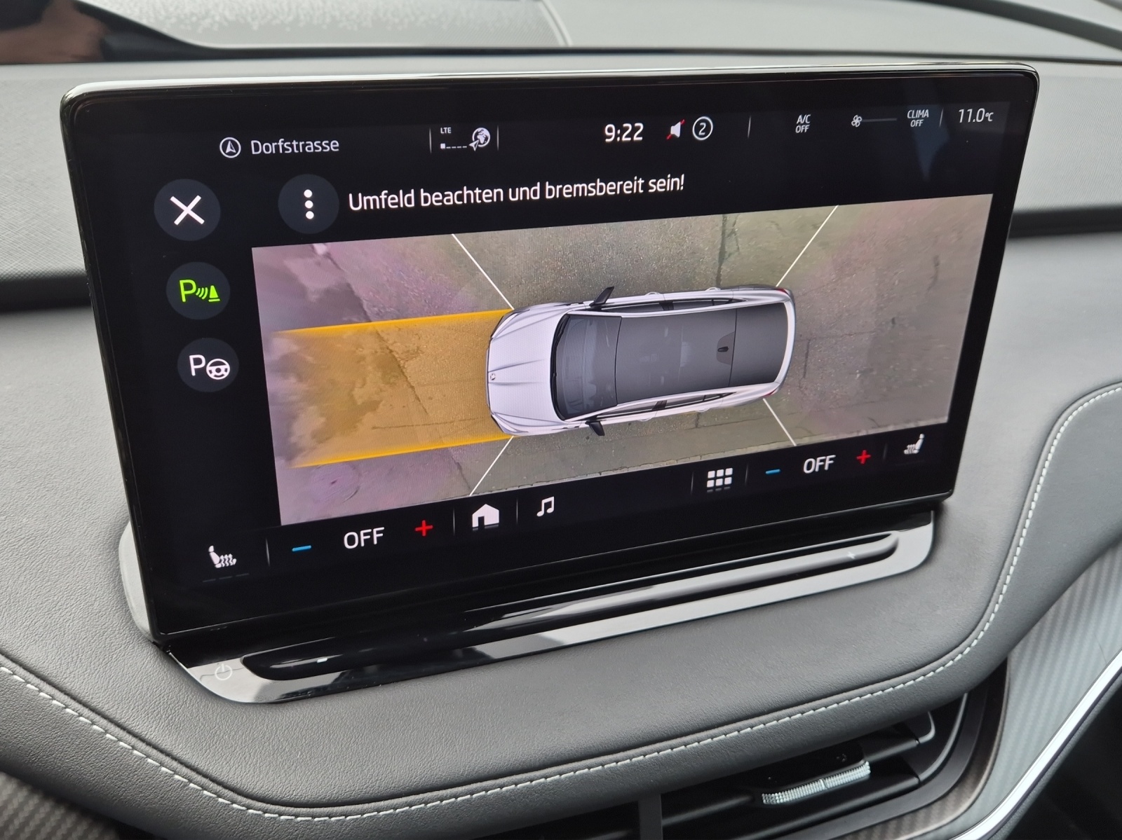 SKODA Enyaq Coupé RS iV 80 4x4*360 ° Kamera*Anhängerkupplung*Head- Up Display*-image-13