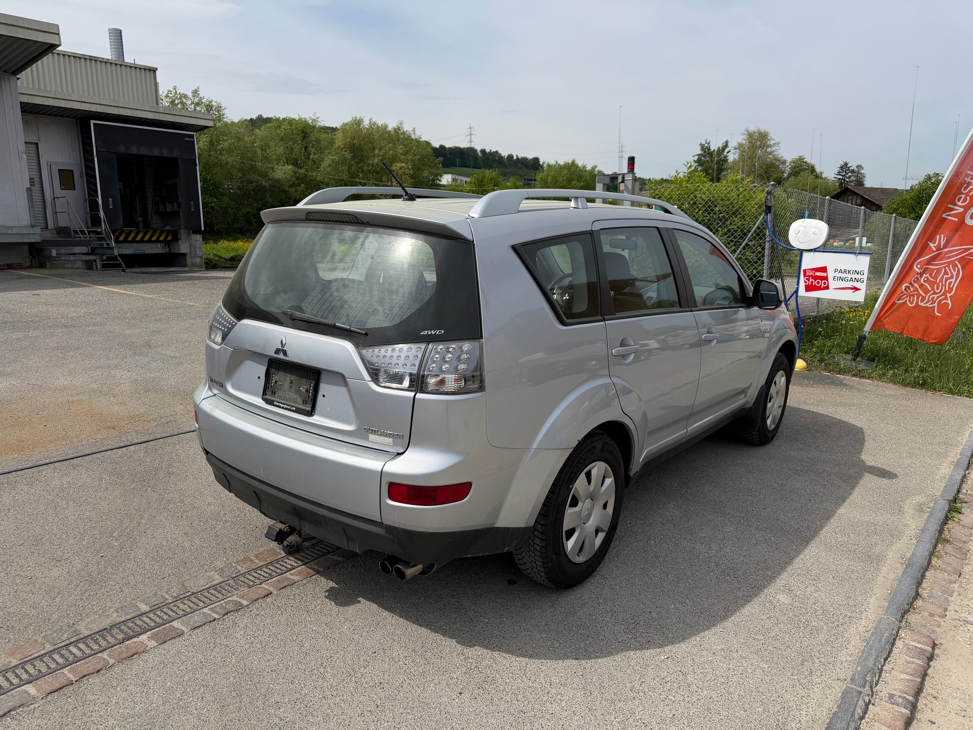 MITSUBISHI Outlander 2.0 DID Inform 4WD-image-2