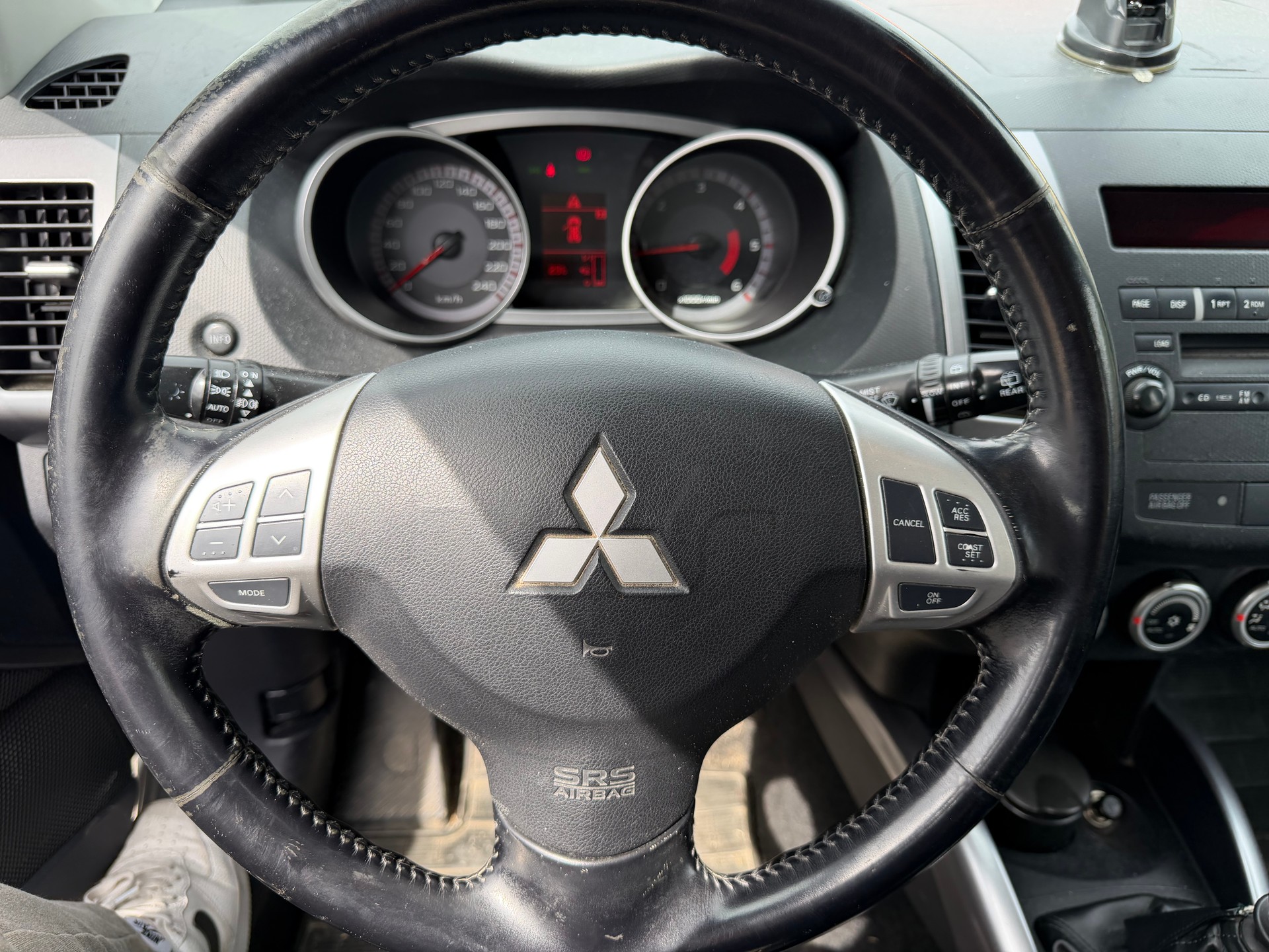 MITSUBISHI Outlander 2.0 DID Inform 4WD-image-6