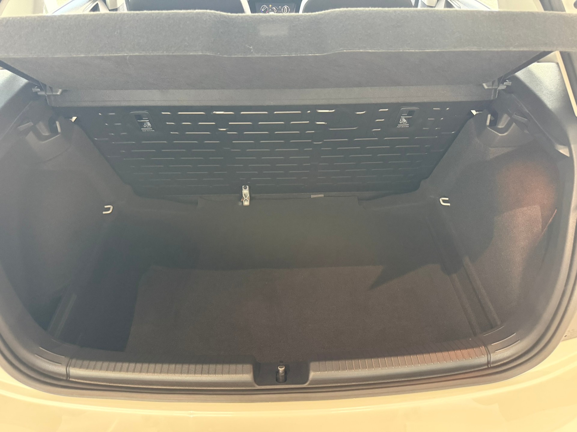 VW Polo 1.0 TSI Basis-image-6