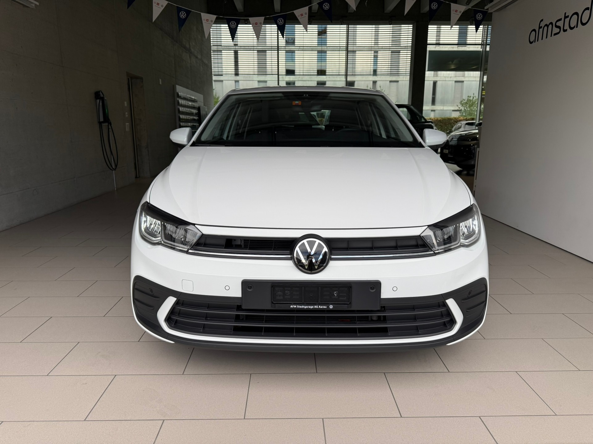 VW Polo 1.0 TSI Basis-image-1